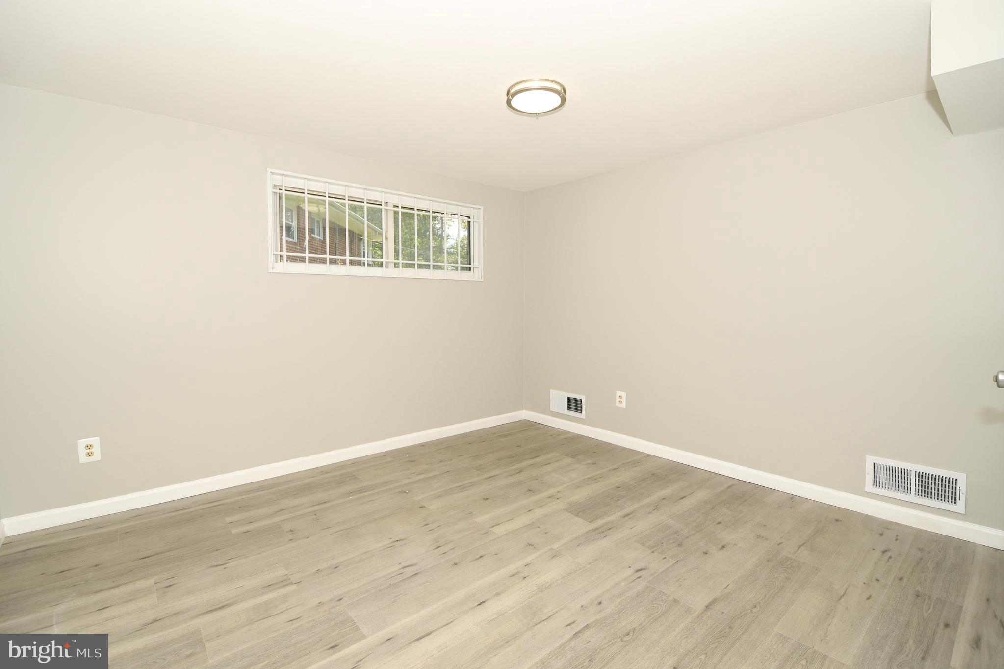 GLENVIEW - Residential