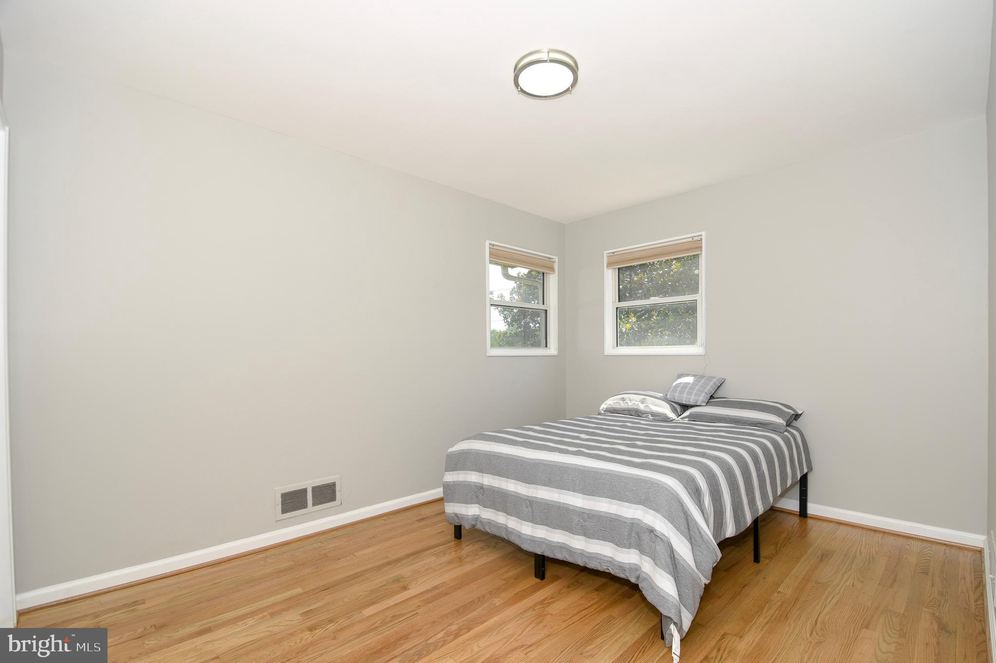 GLENVIEW - Residential