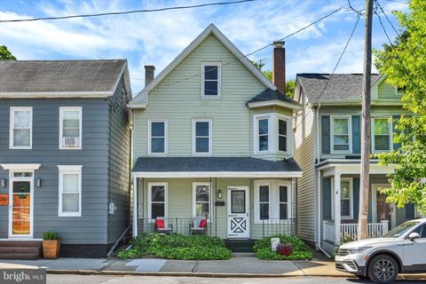 Homes For Sale - 118 E Keller Street<br/> MECHANICSBURG, PA 17055