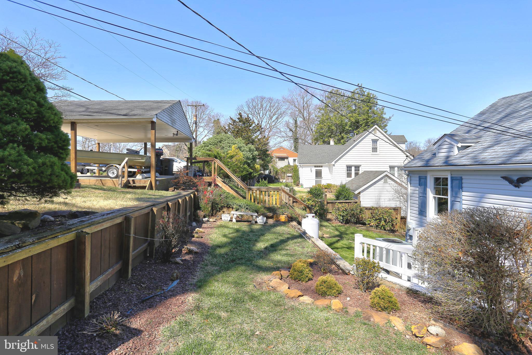 LAUREL ACRES - Residential