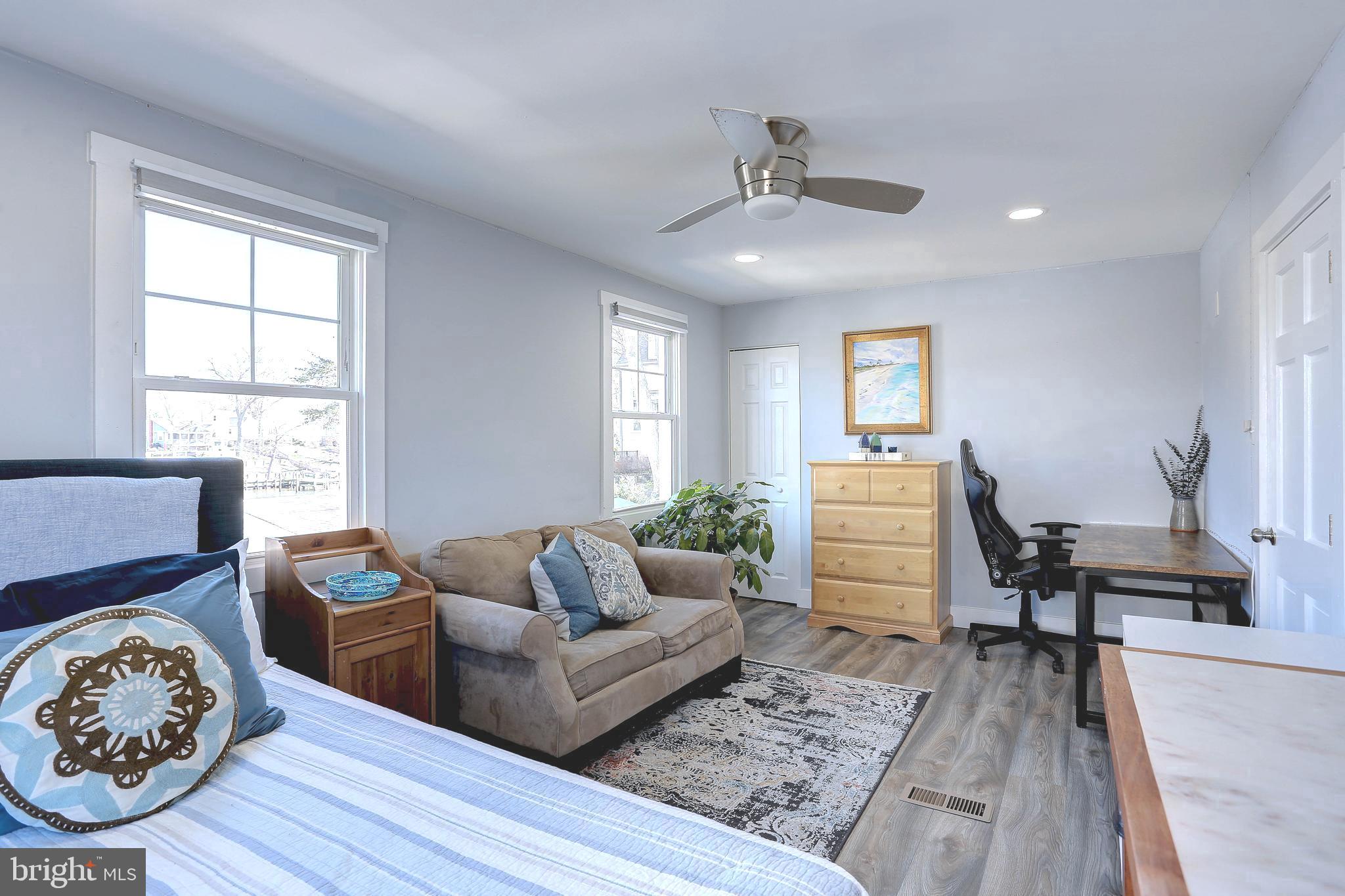 LAUREL ACRES - Residential