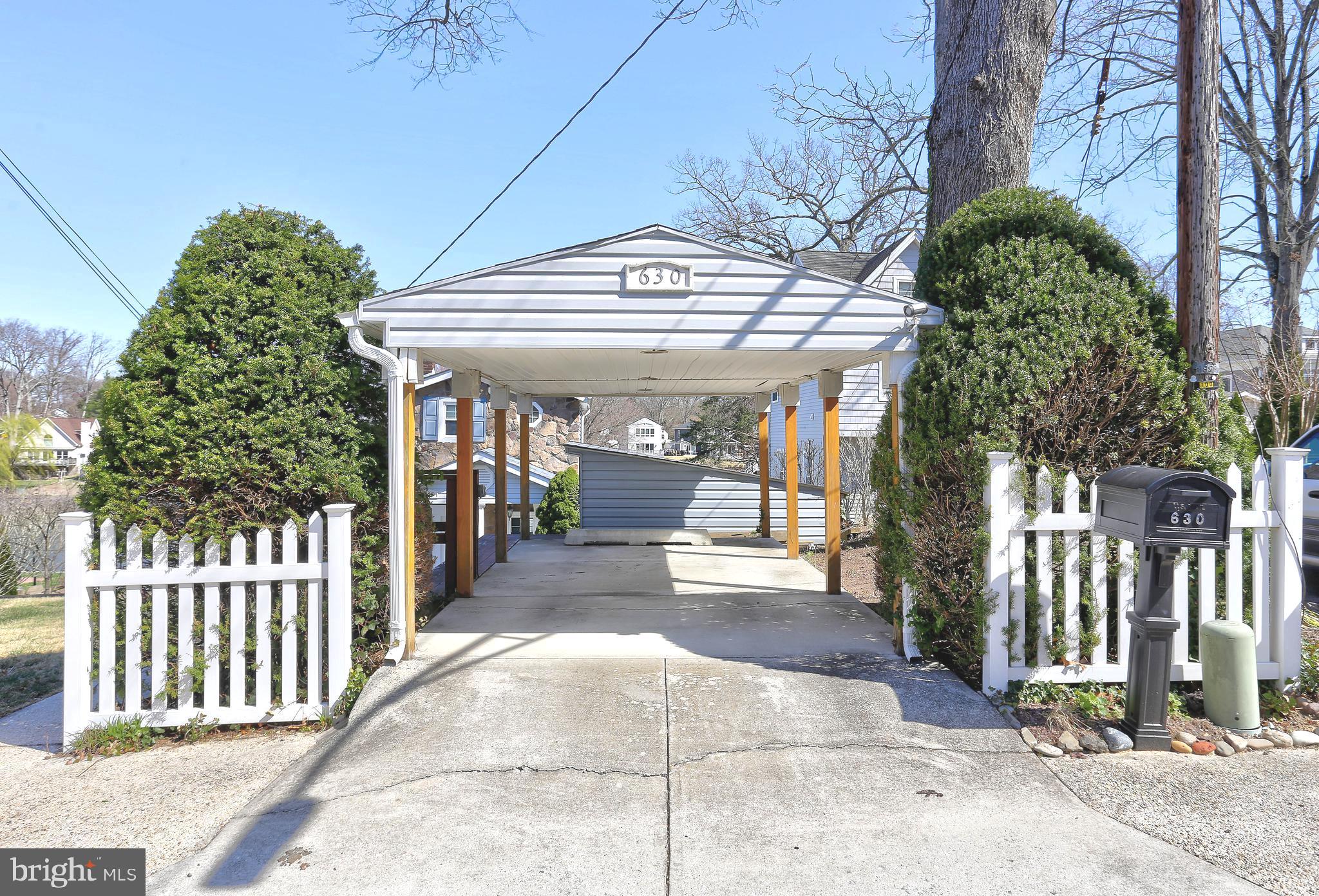 LAUREL ACRES - Residential