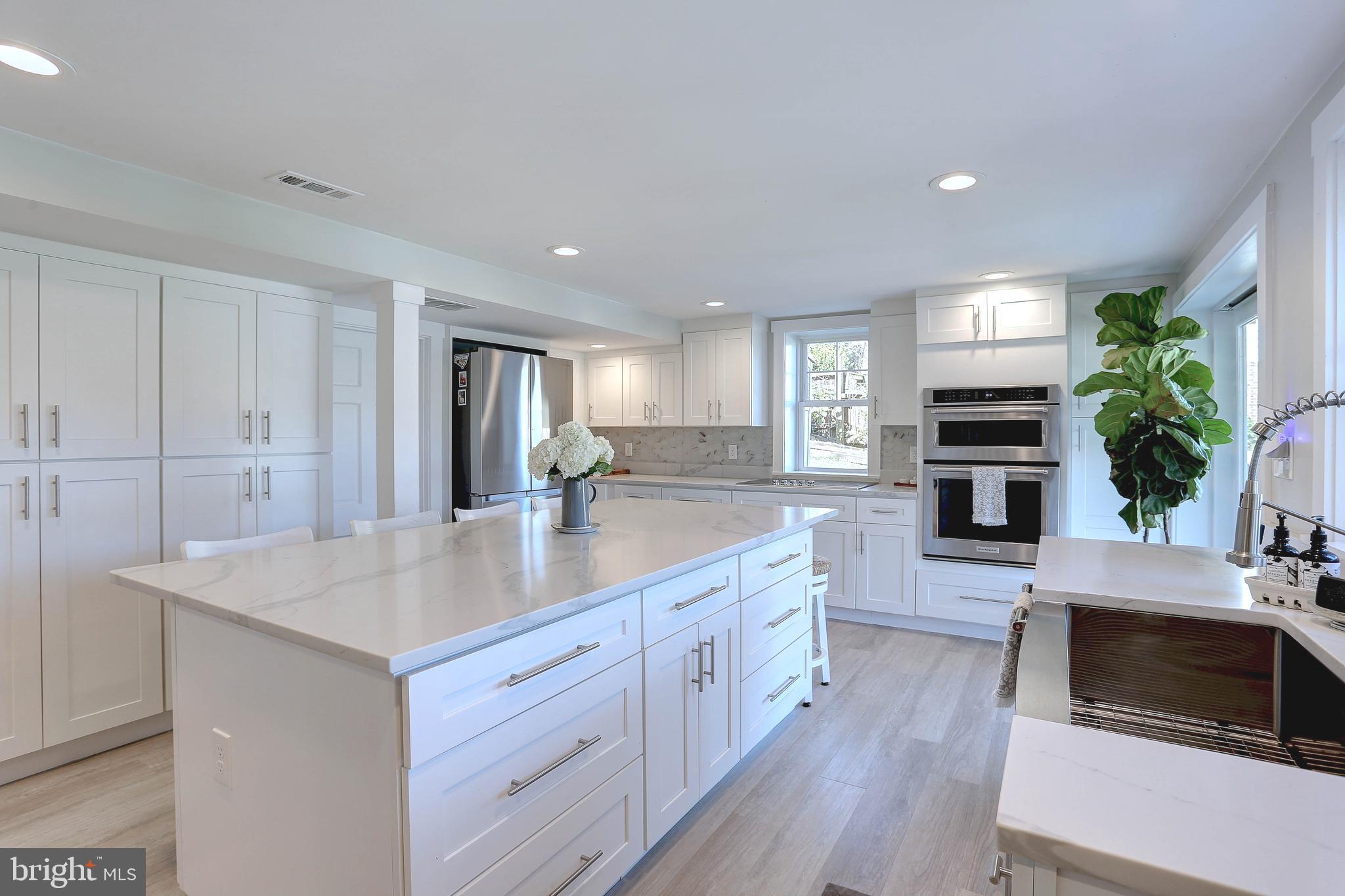 LAUREL ACRES - Residential