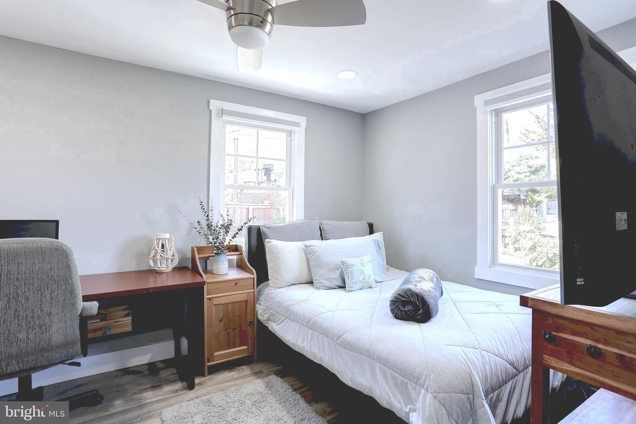 LAUREL ACRES - Residential