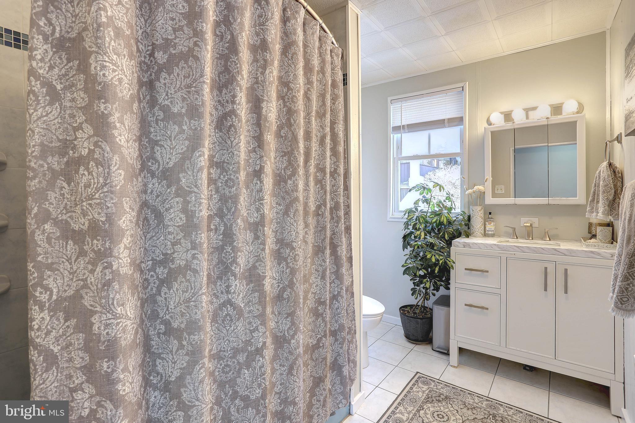 LAUREL ACRES - Residential