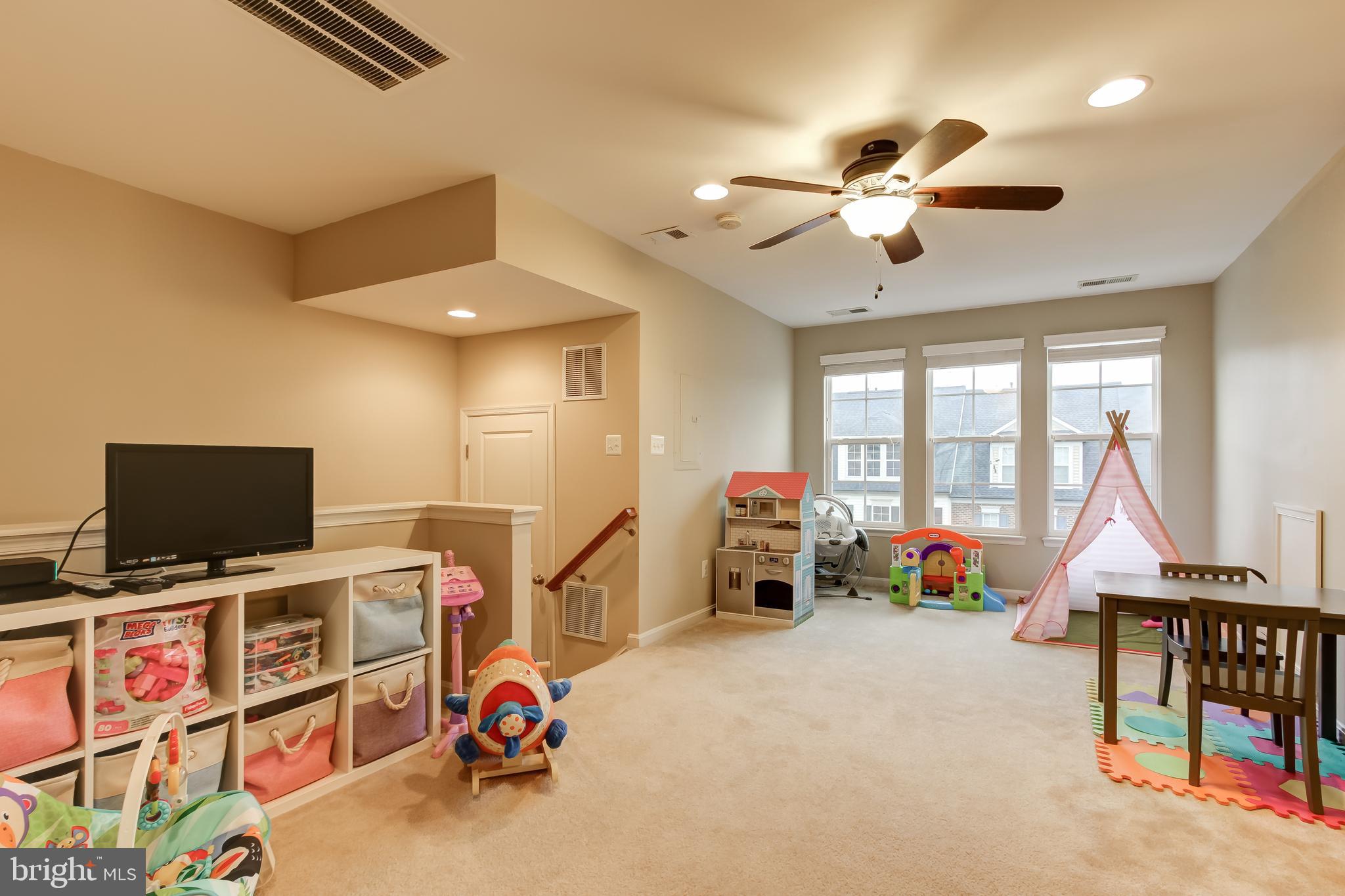 VICTORY LAKES - Residential