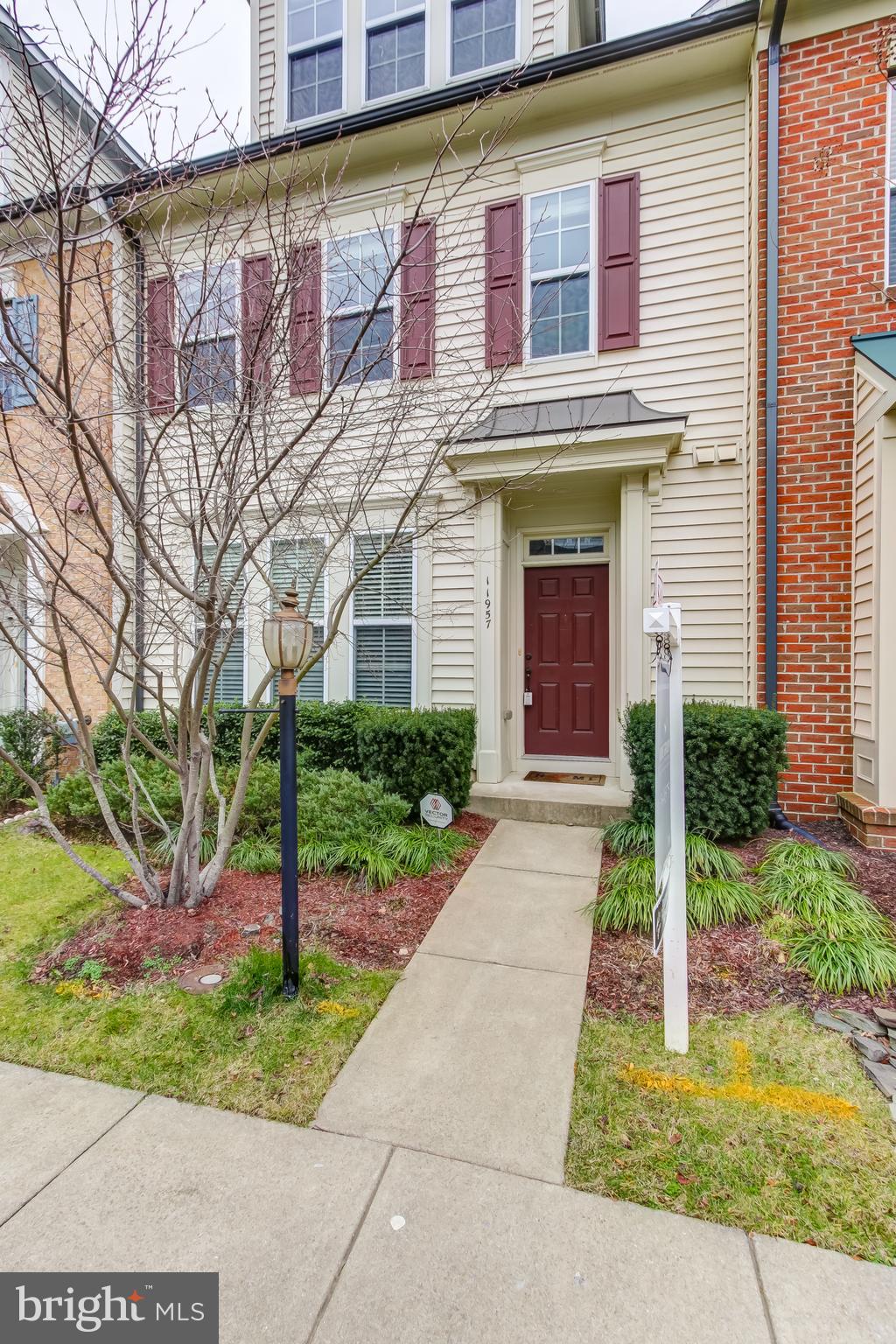 VICTORY LAKES - Residential