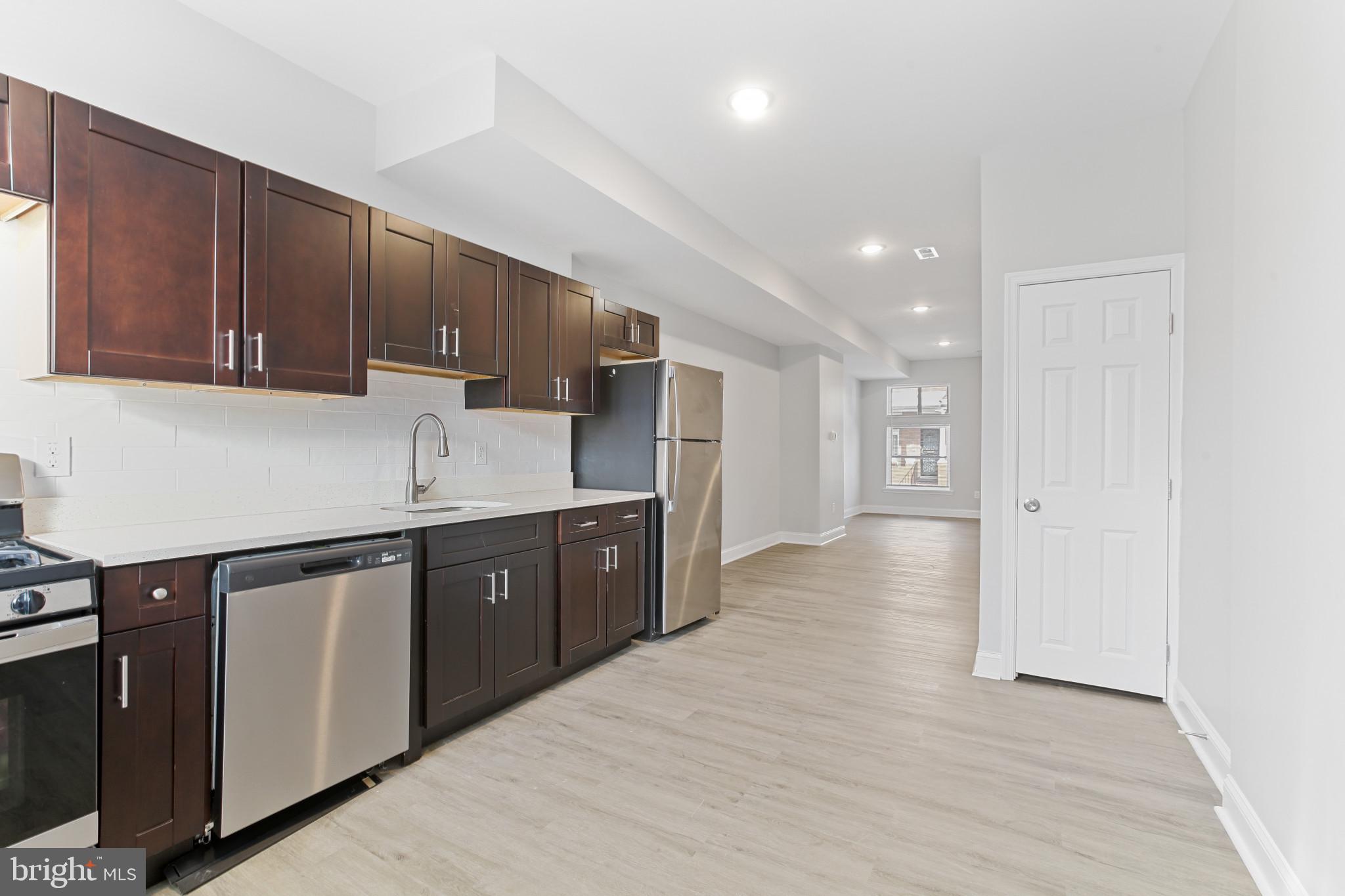 MADISON EASTEND - Residential Lease