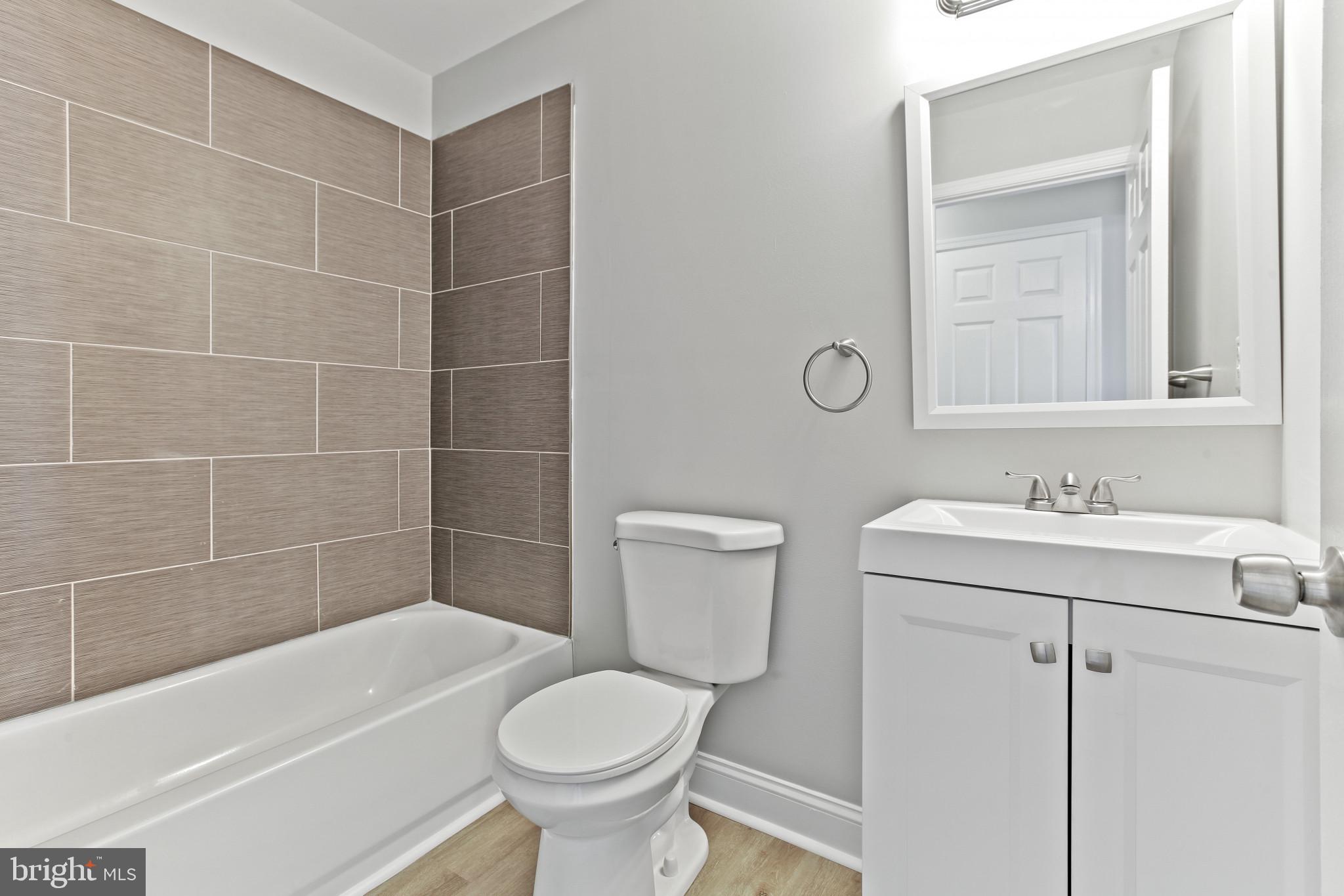 MADISON EASTEND - Residential Lease