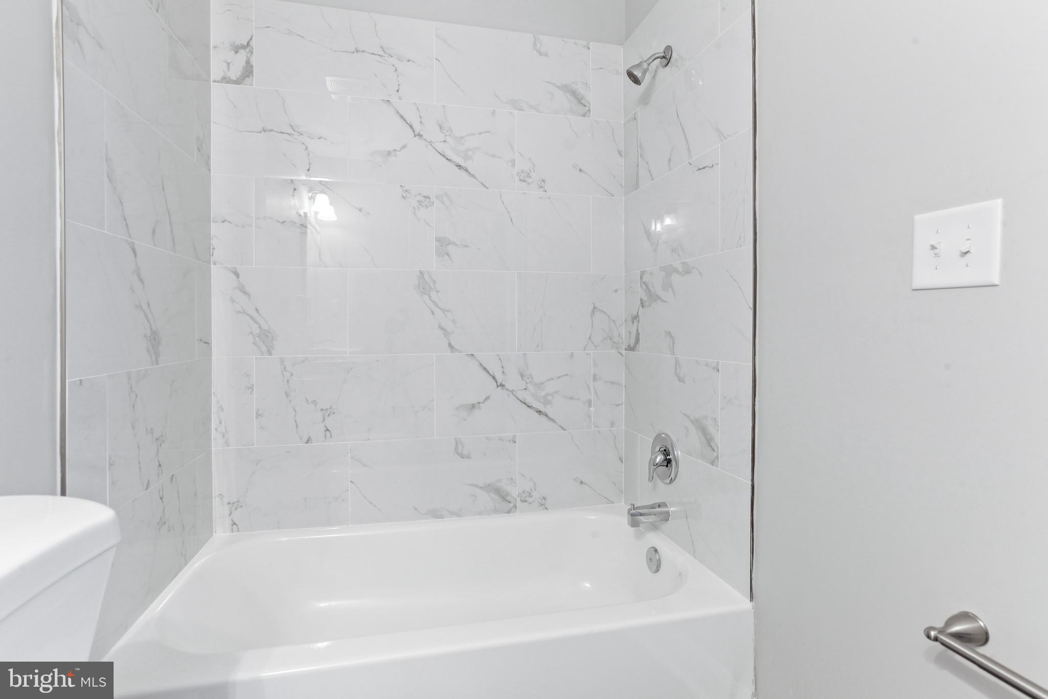 MADISON EASTEND - Residential Lease