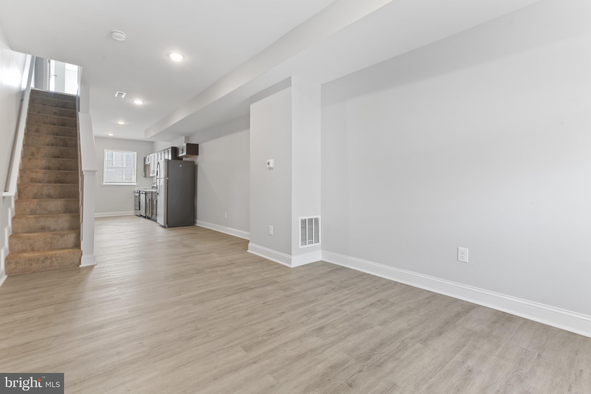 MADISON EASTEND - Residential Lease