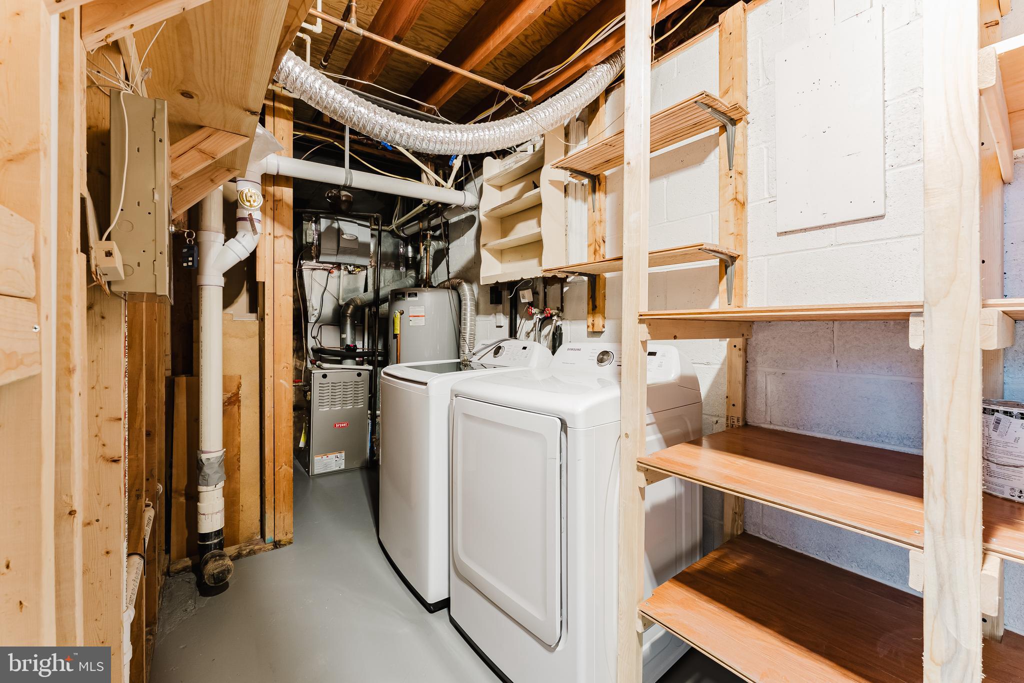 KEENE  MILL WOODS - Residential