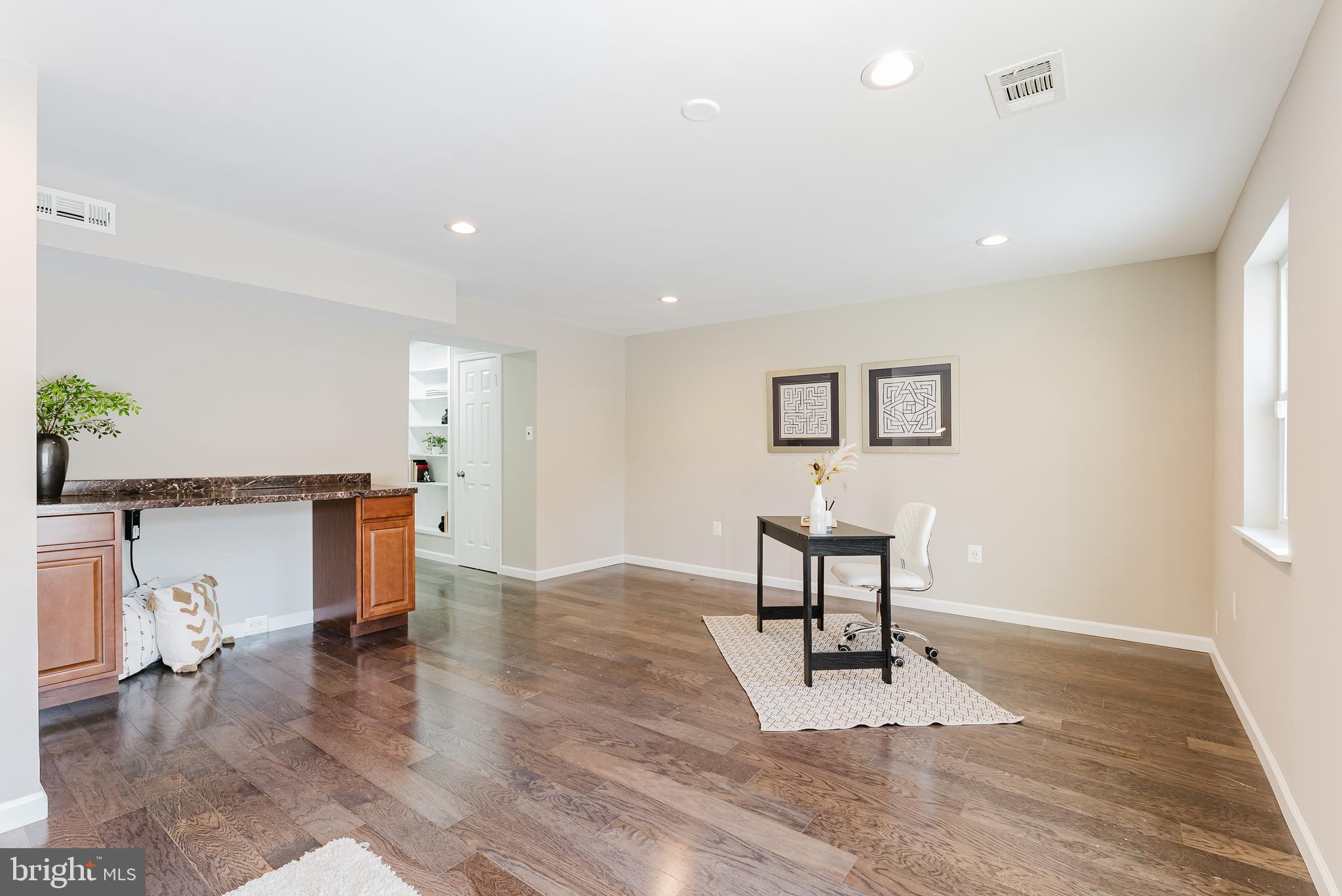 KEENE  MILL WOODS - Residential