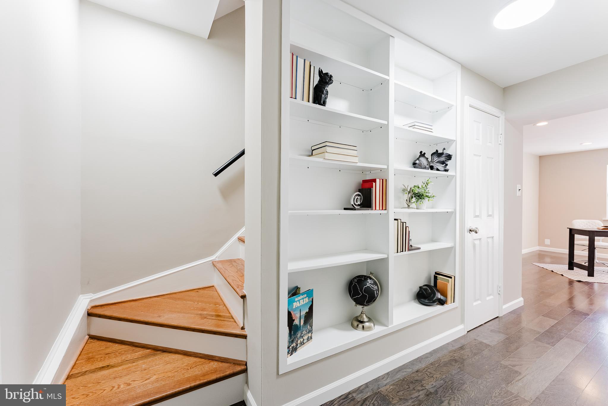 KEENE  MILL WOODS - Residential