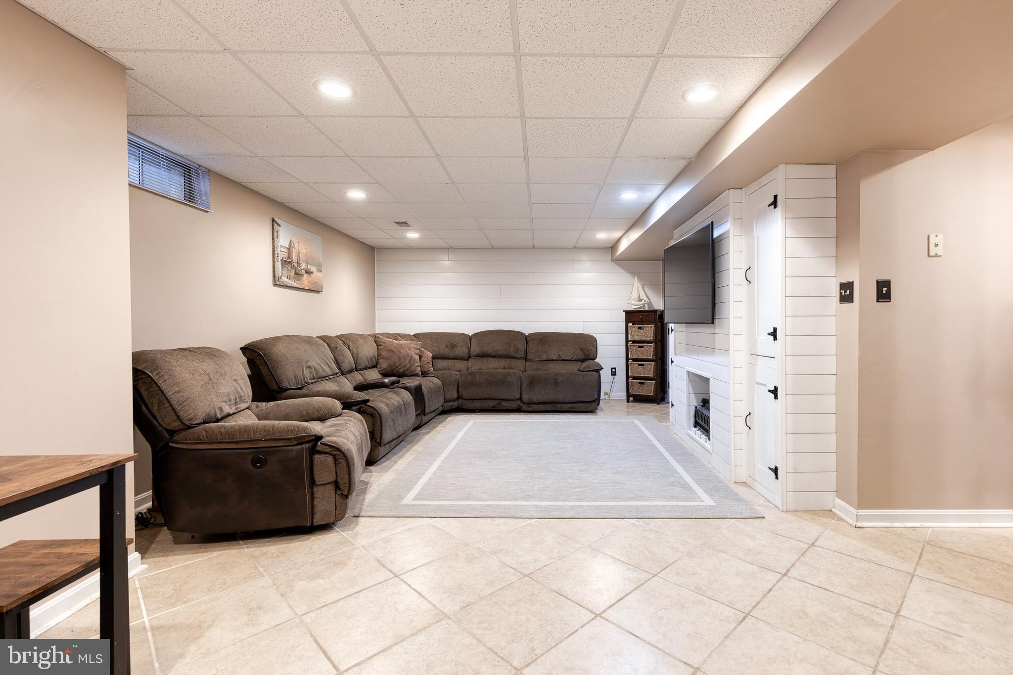 CHRISTIE ESTATES - Residential