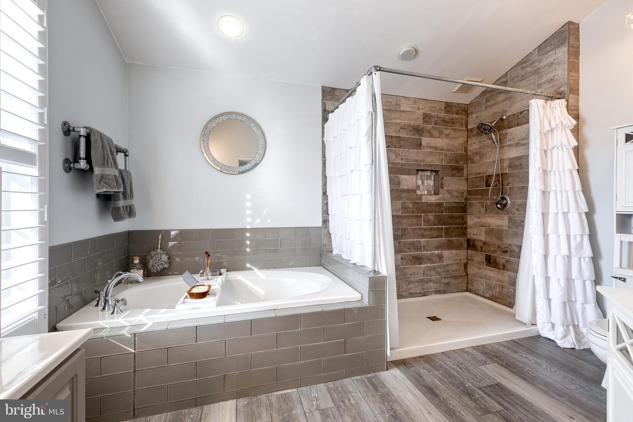 CHRISTIE ESTATES - Residential