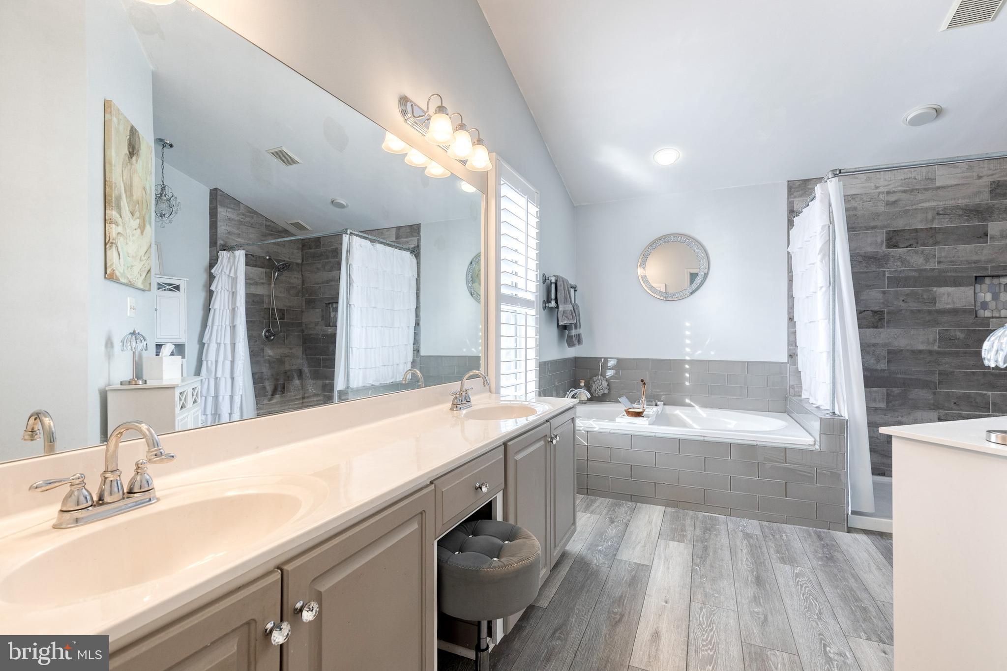 CHRISTIE ESTATES - Residential