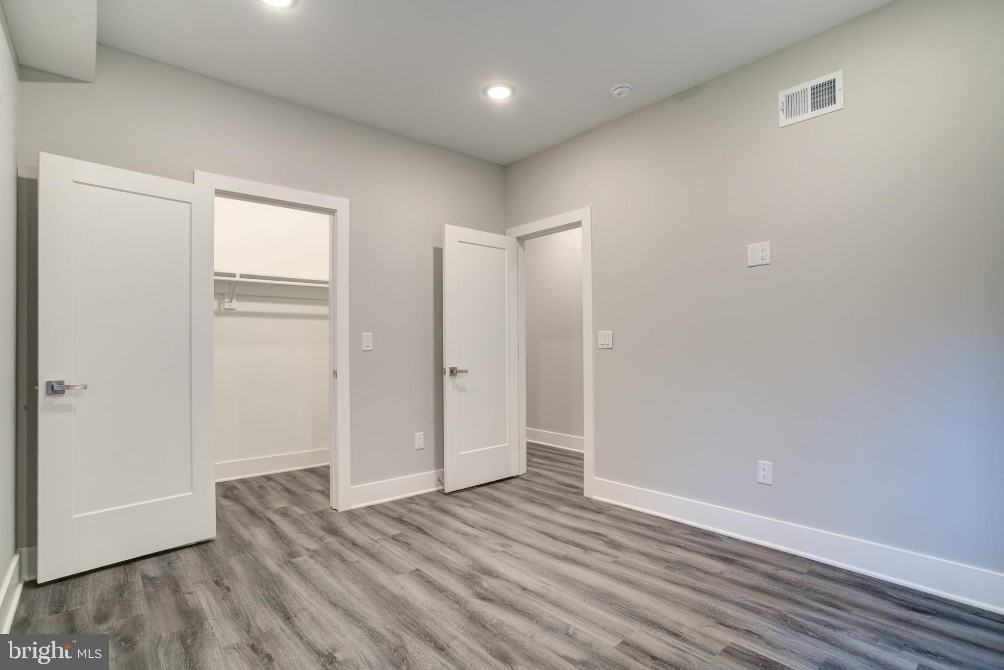 WALNUT HILL - Residential Income