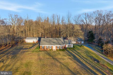 Photo of 5407 Solomons Island Road, LOTHIAN, MD 20711 (MLS # MDAA2133898)