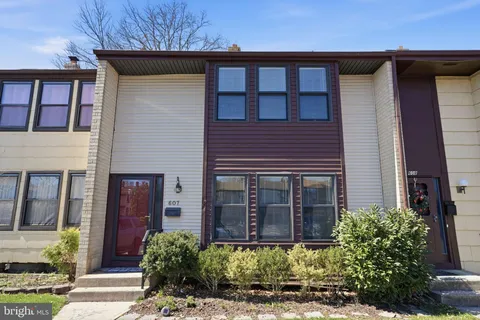 607 Greenwich Court, Hightstown, NJ MLS: NJME2073290