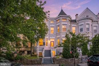 Townhouse at 35 T STREET NW
