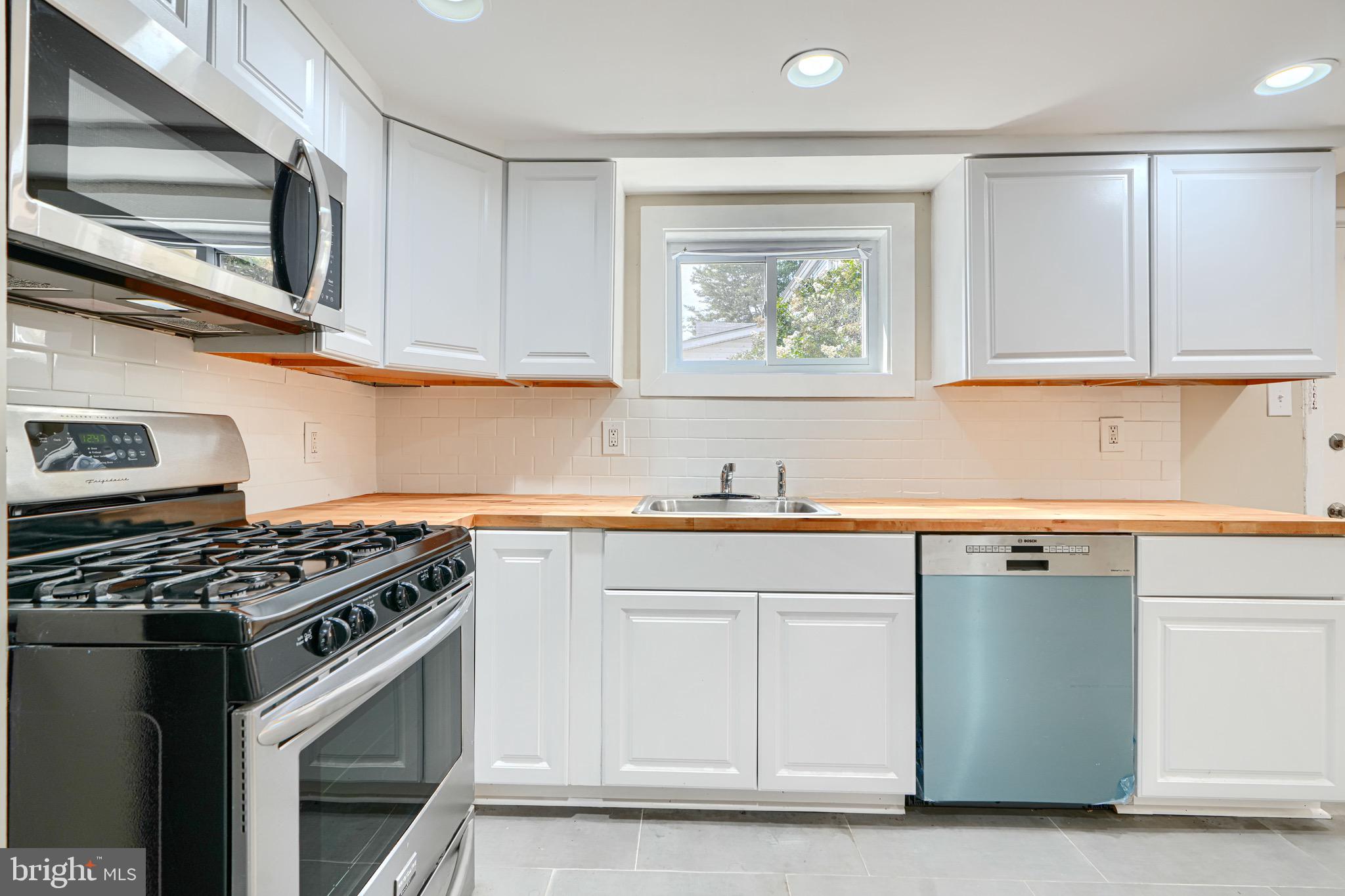 HAMILTON - Residential Lease