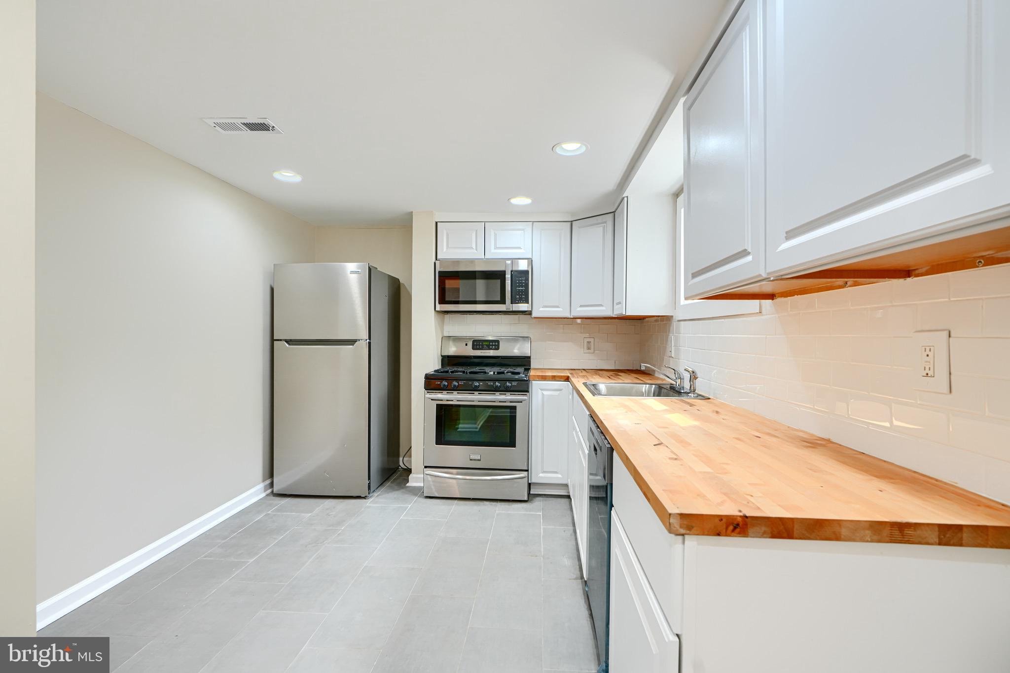 HAMILTON - Residential Lease