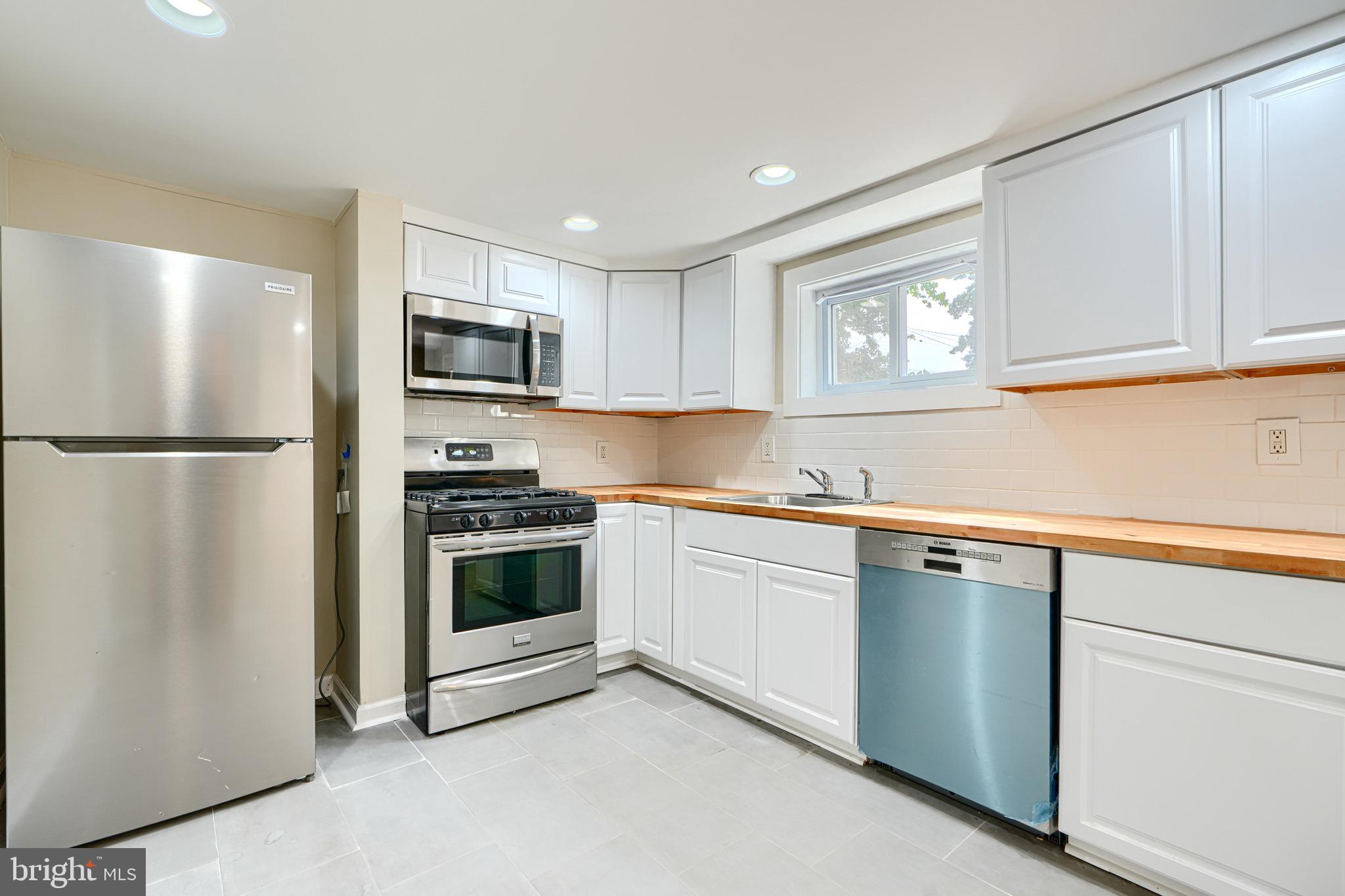 HAMILTON - Residential Lease