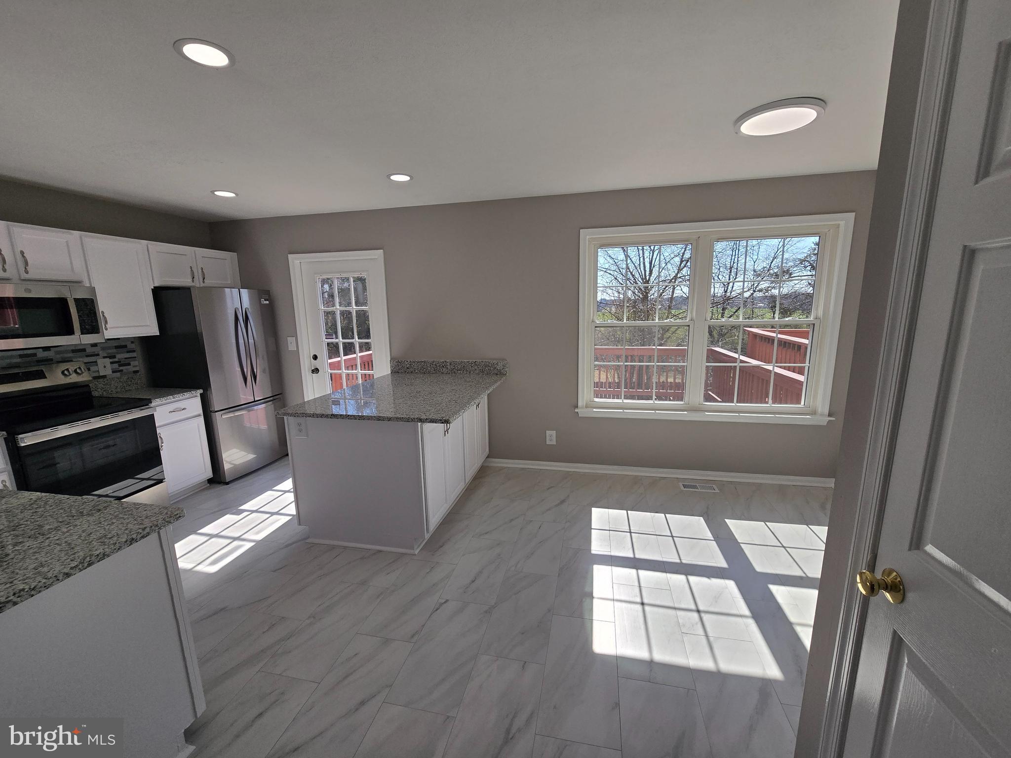 CHARLESTOWN COMMONS - Residential