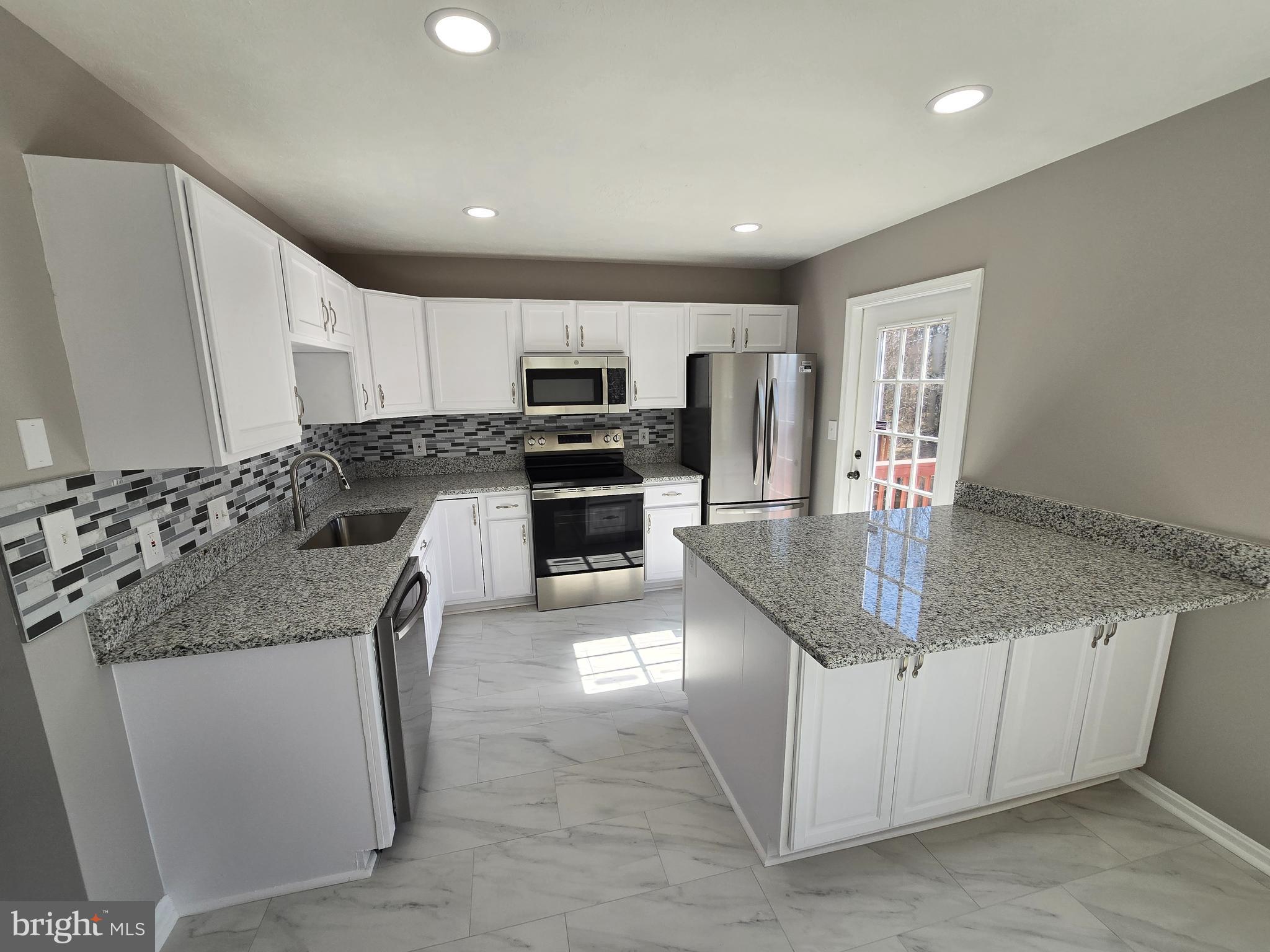 CHARLESTOWN COMMONS - Residential