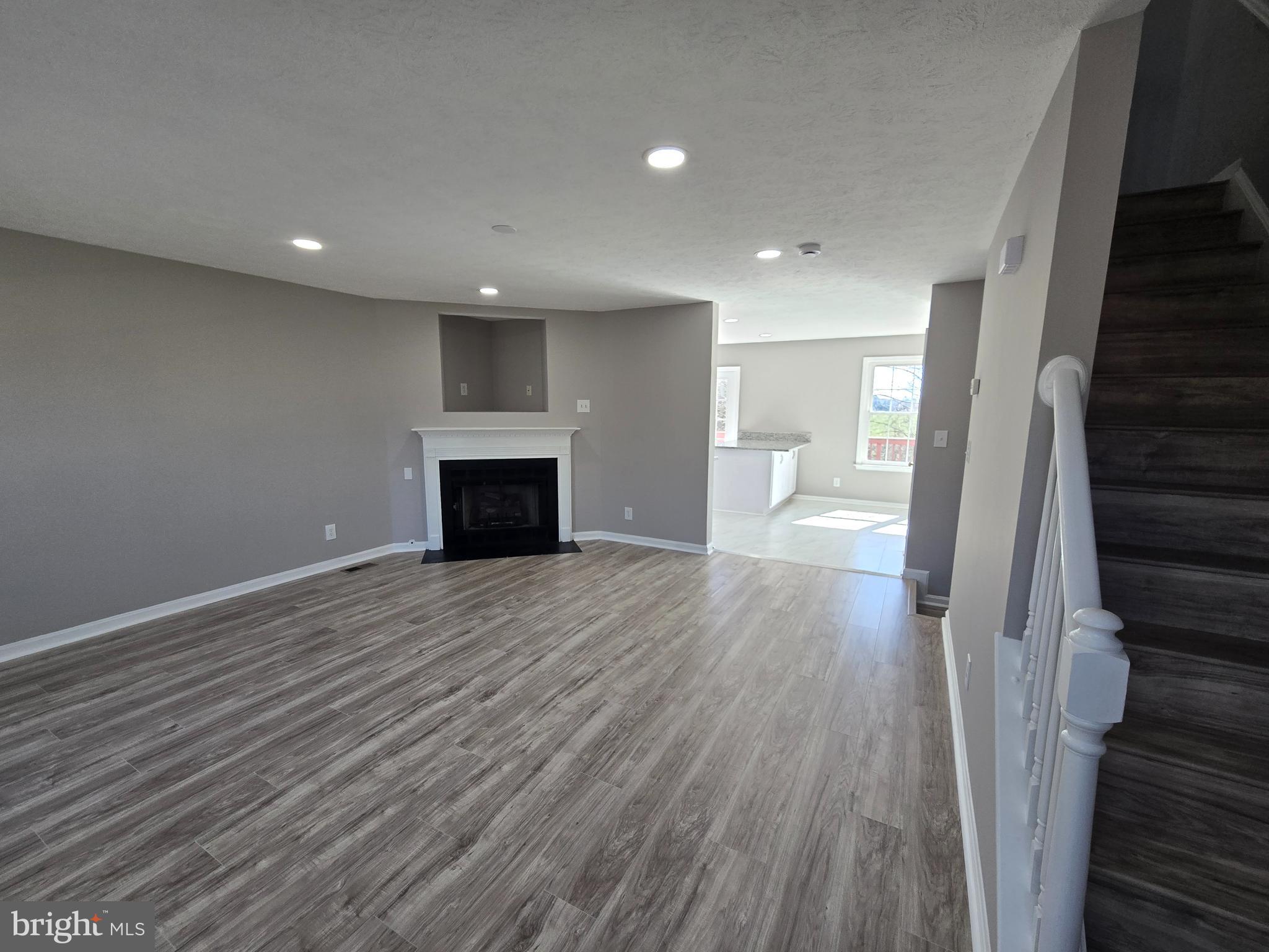 CHARLESTOWN COMMONS - Residential