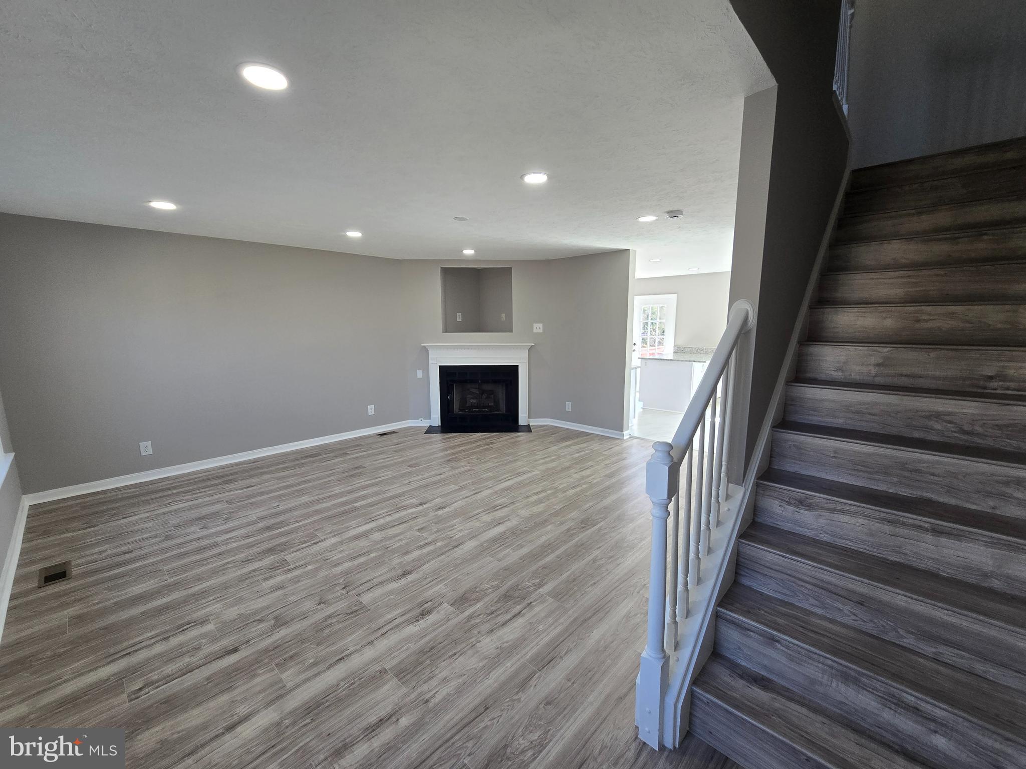 CHARLESTOWN COMMONS - Residential