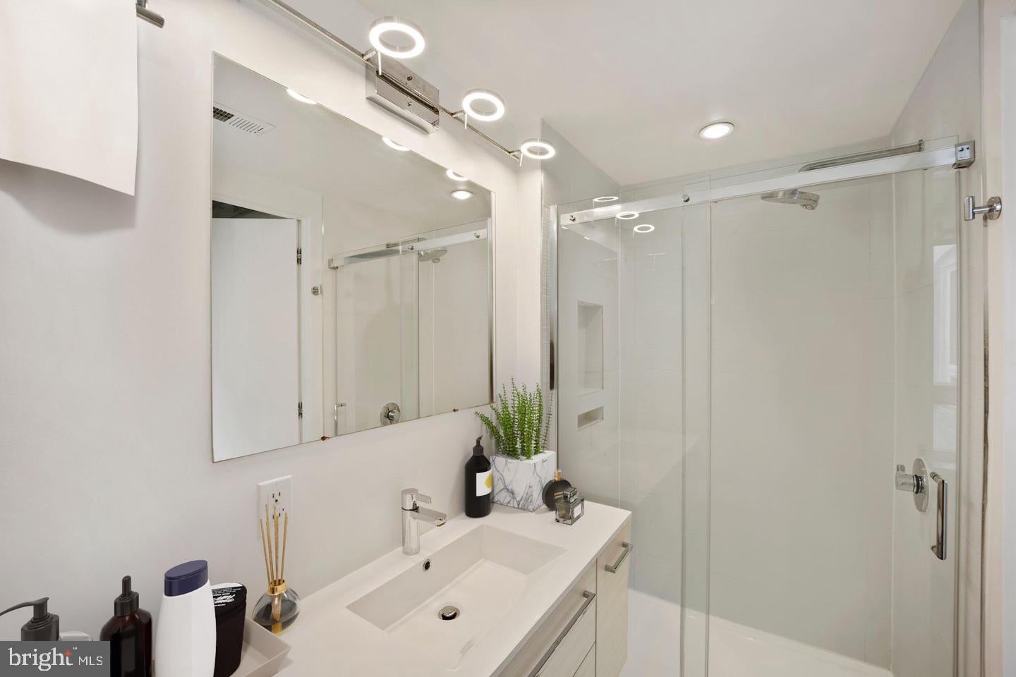 2422 17TH STREET NW 206