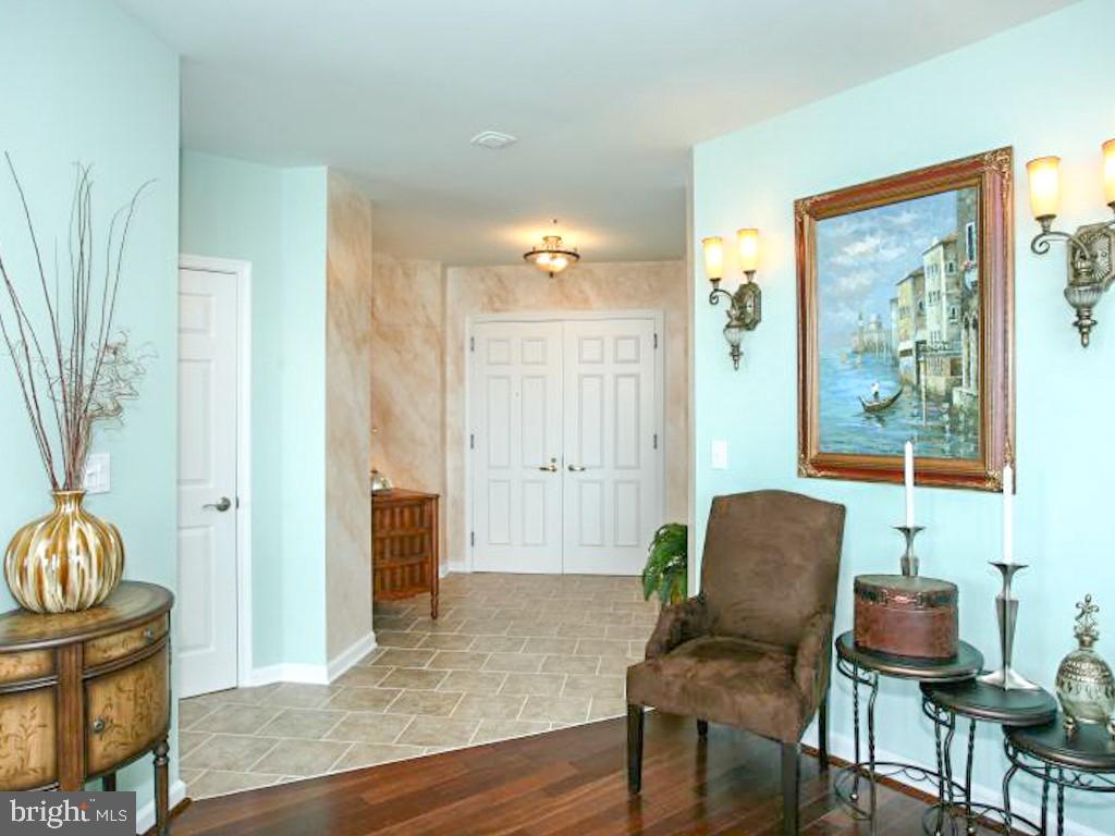 HARBORVIEW CONDOMINIUMS - Residential