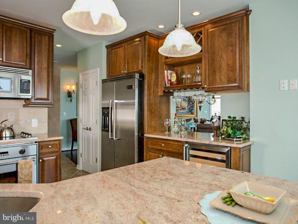 HARBORVIEW CONDOMINIUMS - Residential