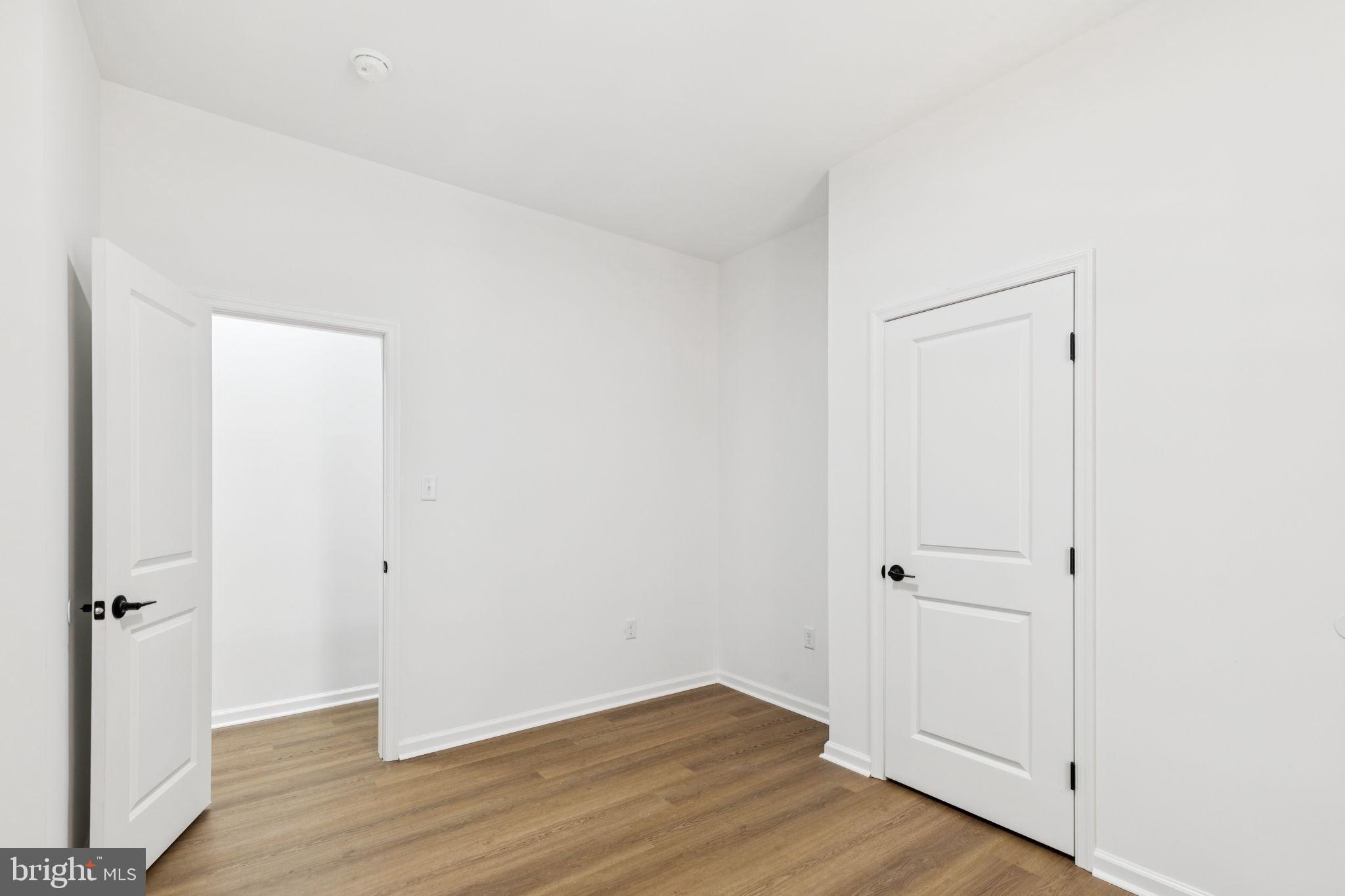 WALNUT HILL - Residential Lease