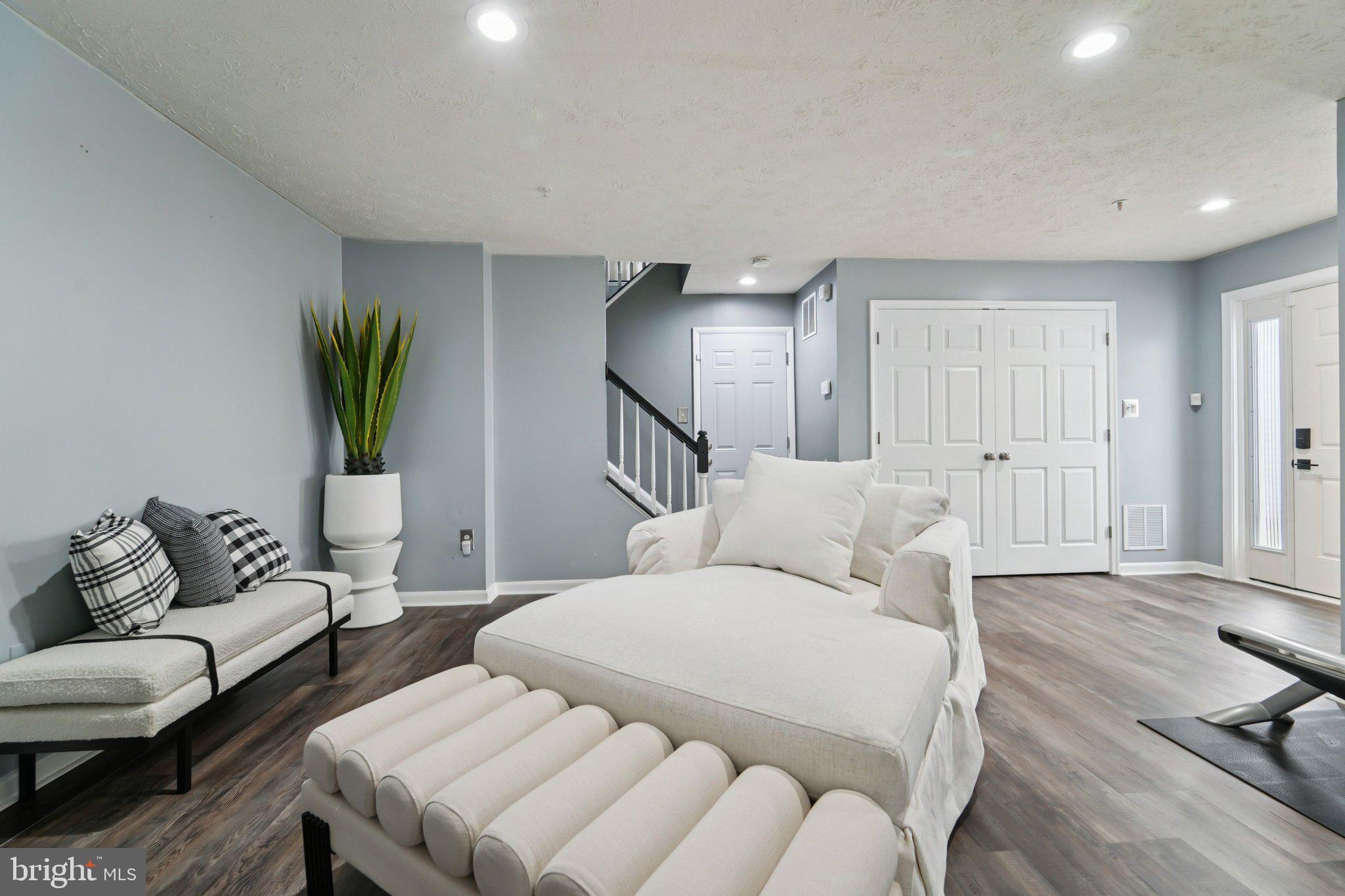 PINEY ORCHARD - Residential