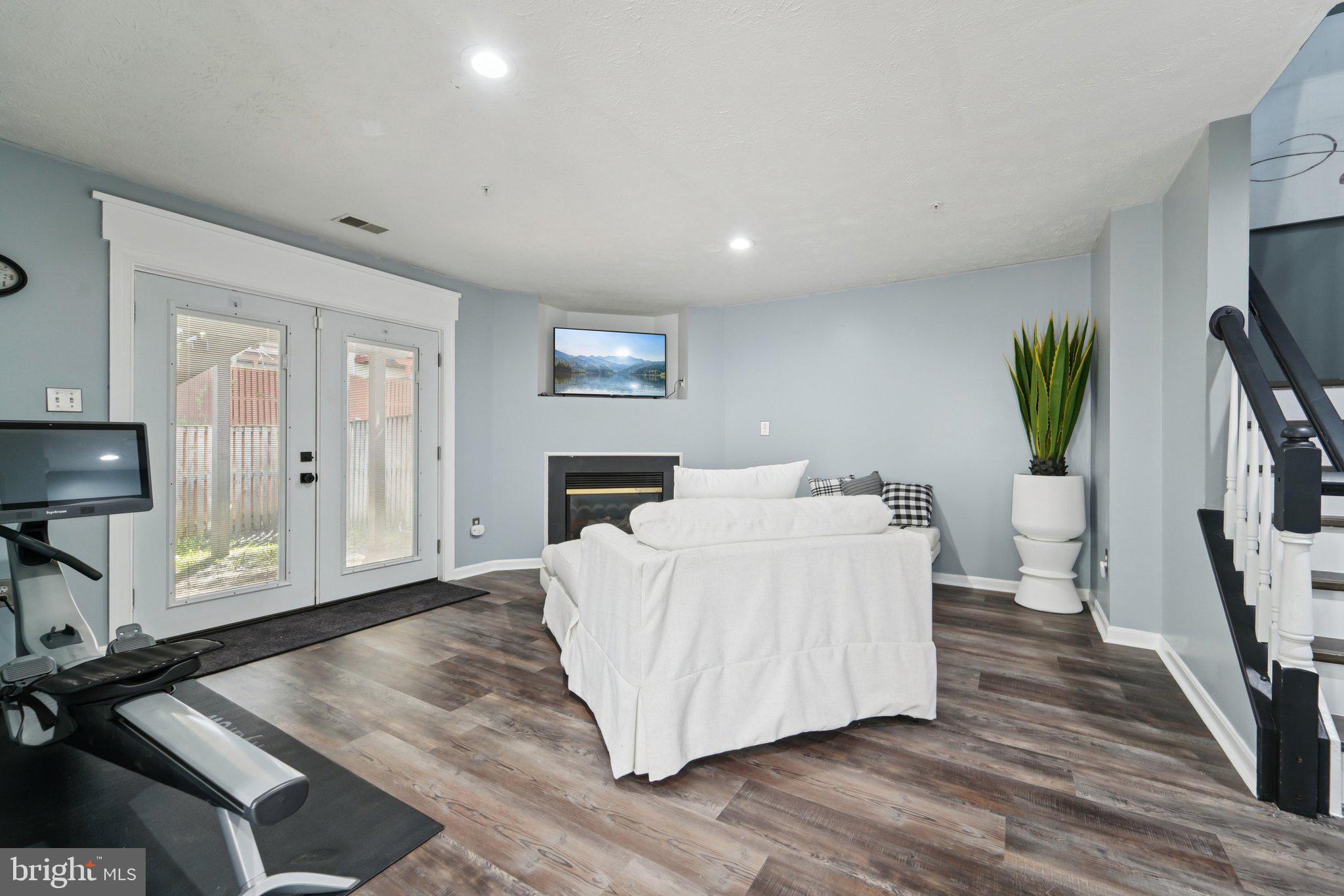 PINEY ORCHARD - Residential