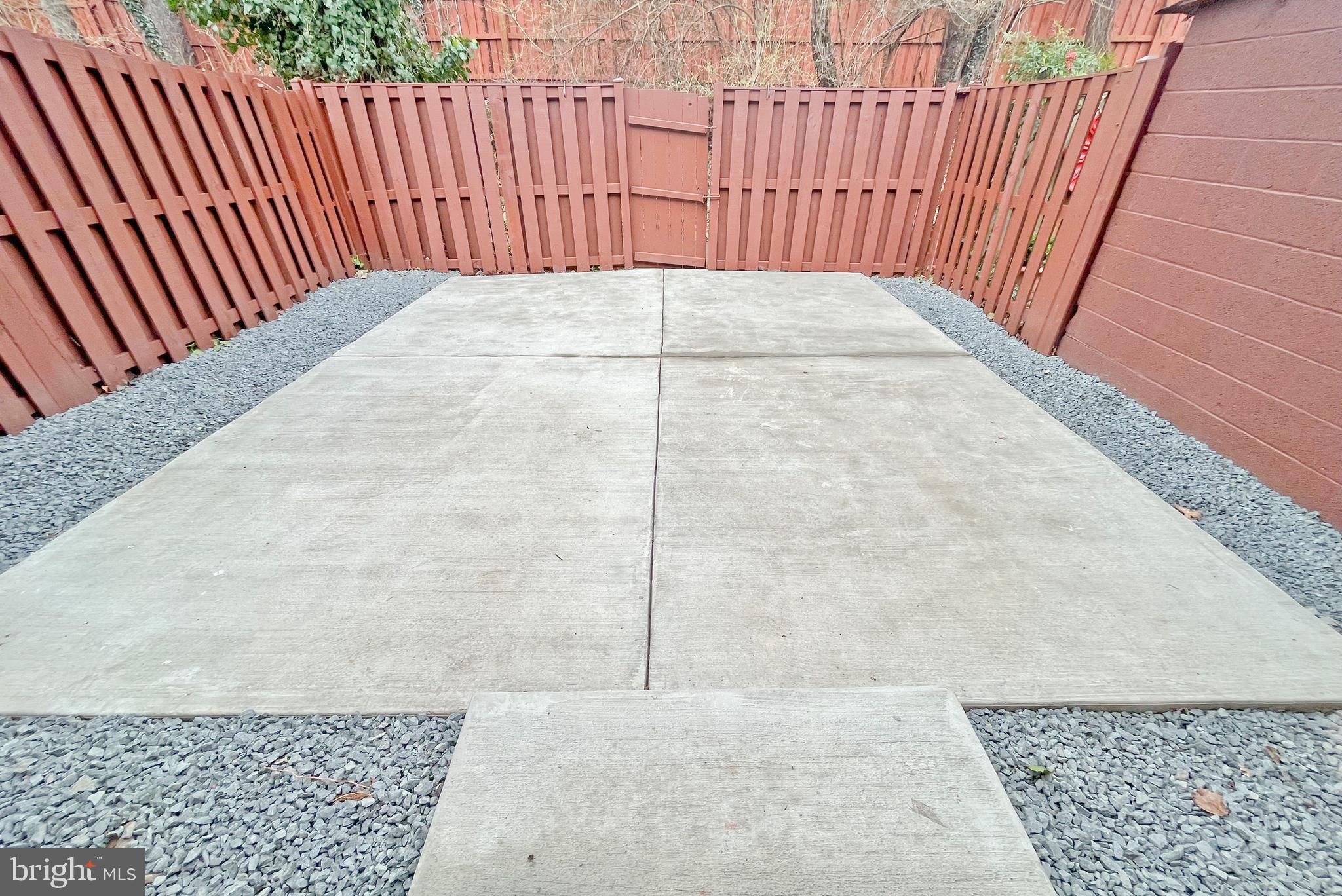 STRATHMEADE SQUARE - Residential Lease