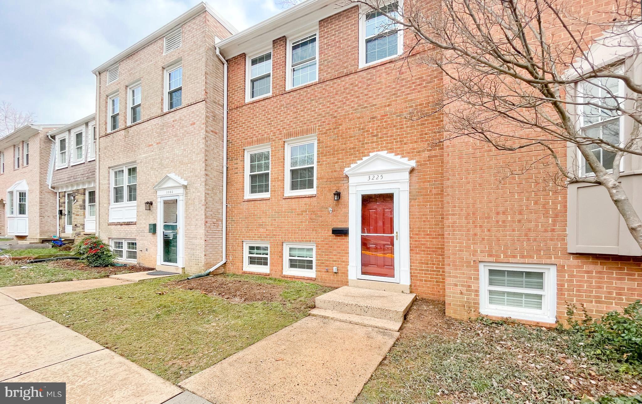 STRATHMEADE SQUARE - Residential Lease