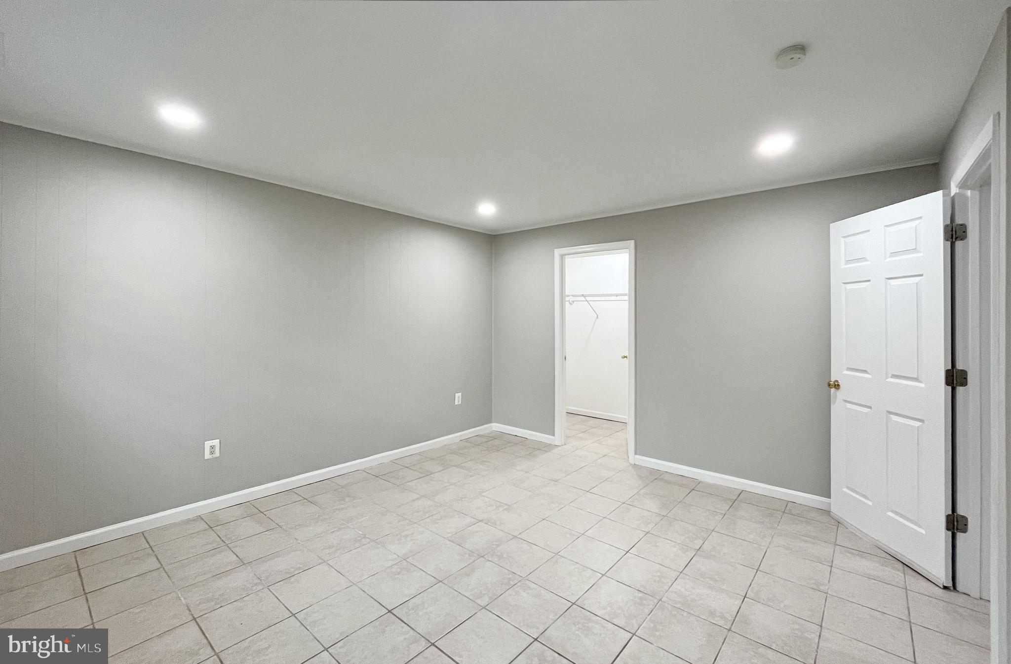 STRATHMEADE SQUARE - Residential Lease