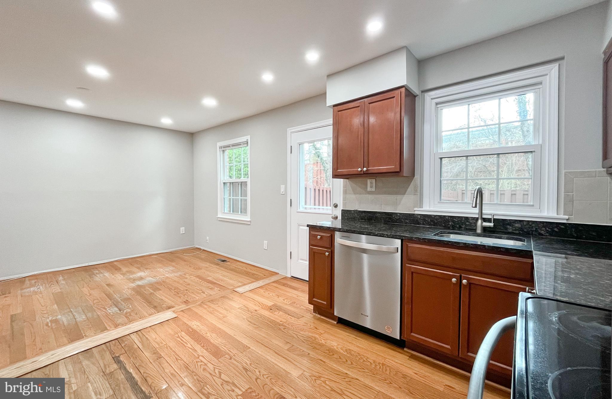 STRATHMEADE SQUARE - Residential Lease