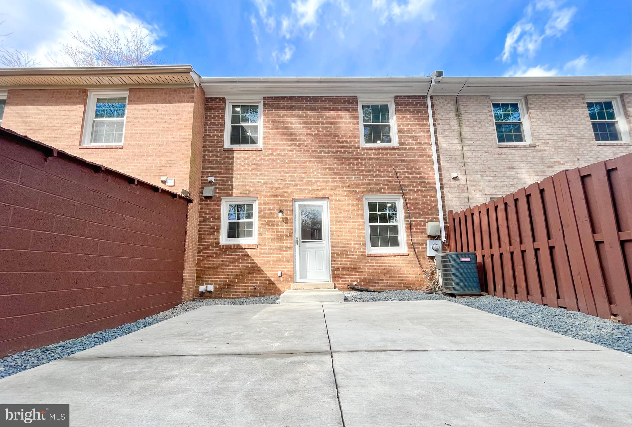 STRATHMEADE SQUARE - Residential Lease