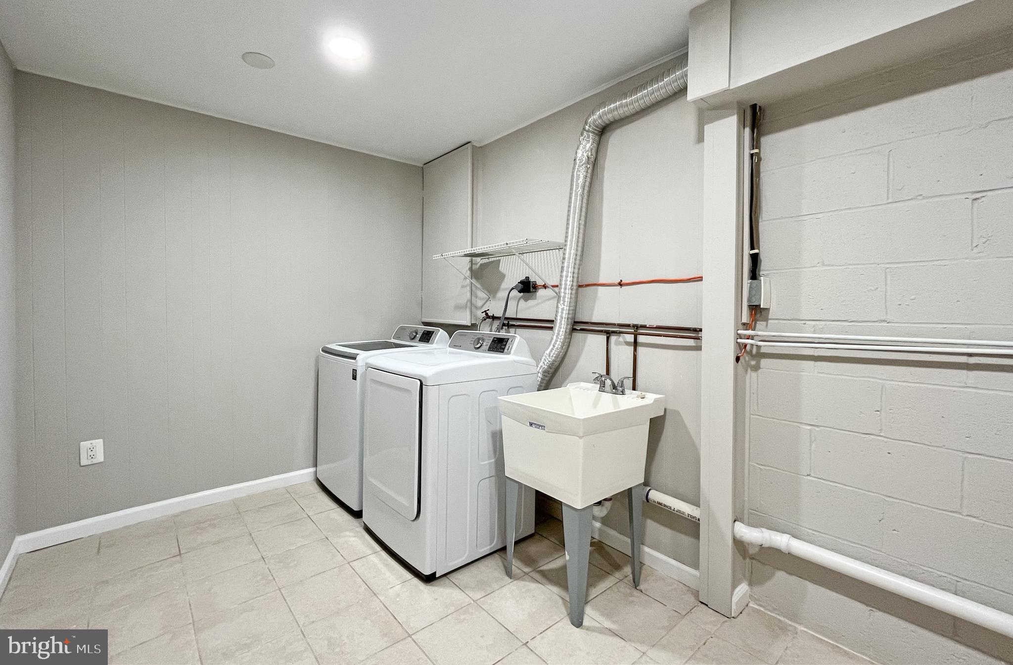 STRATHMEADE SQUARE - Residential Lease