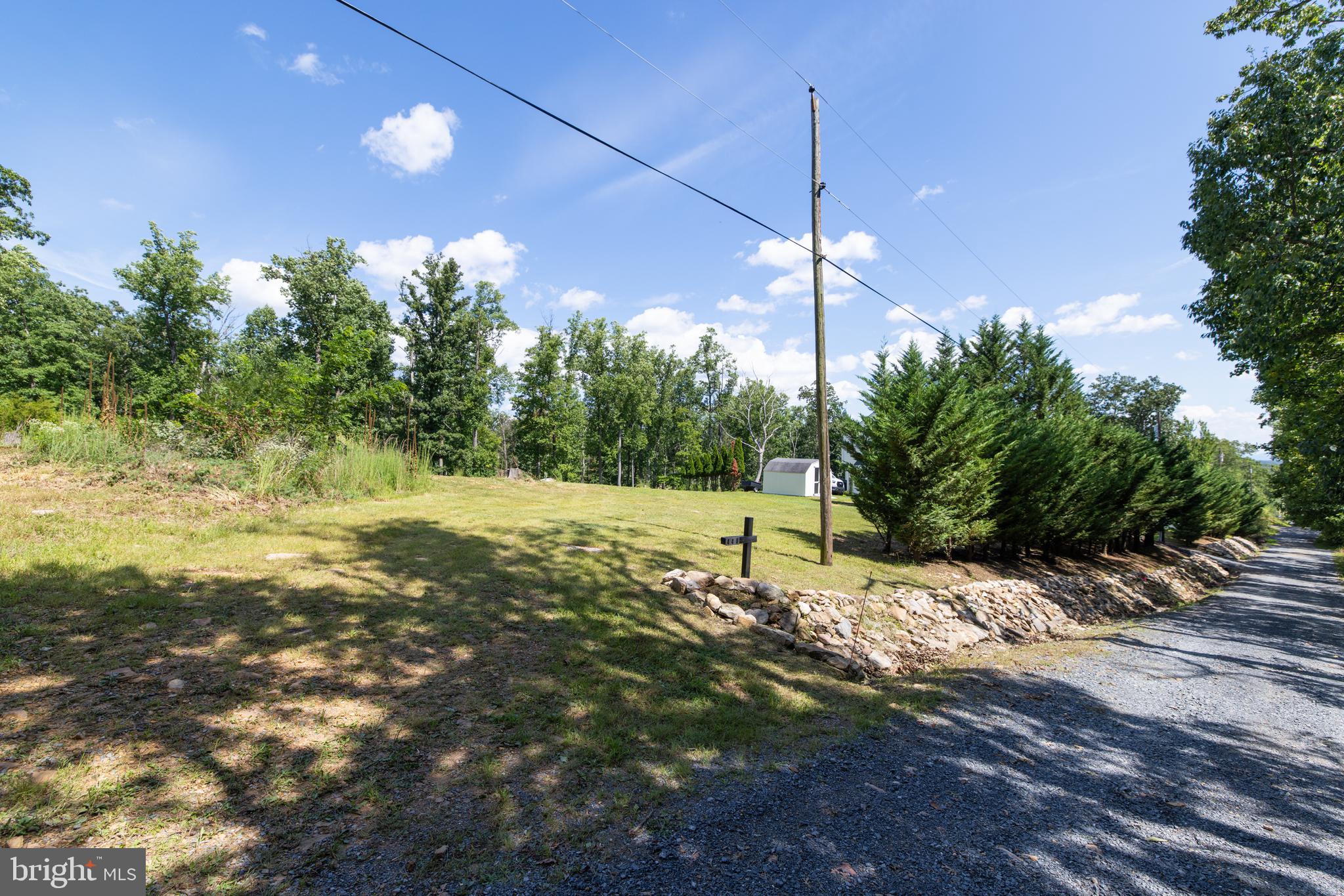 440 MOUNTAIN FALLS