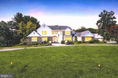 Photo of 10240 Democracy Blvd, POTOMAC, MD 20854 (MLS # MDMC2250514)