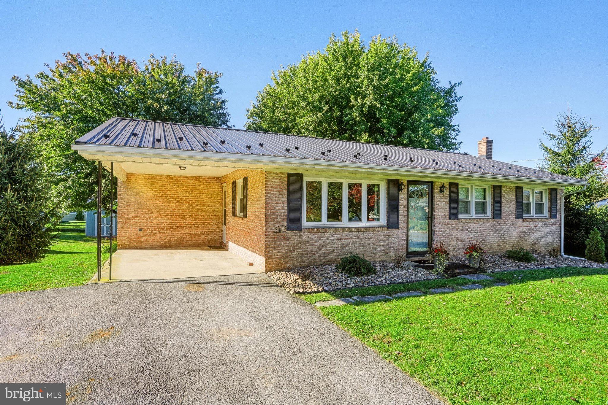 1250 MARVERN DRIVE W