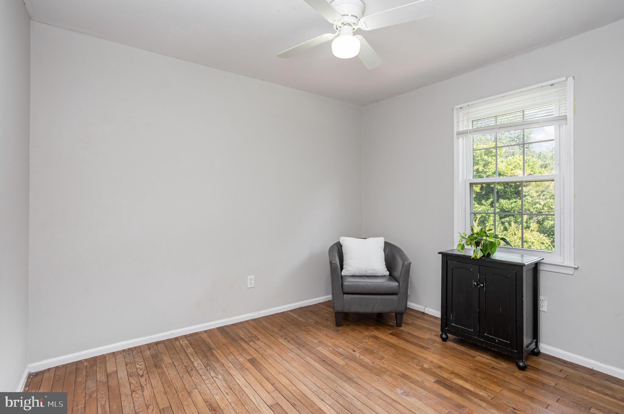 LONG REACH - Residential