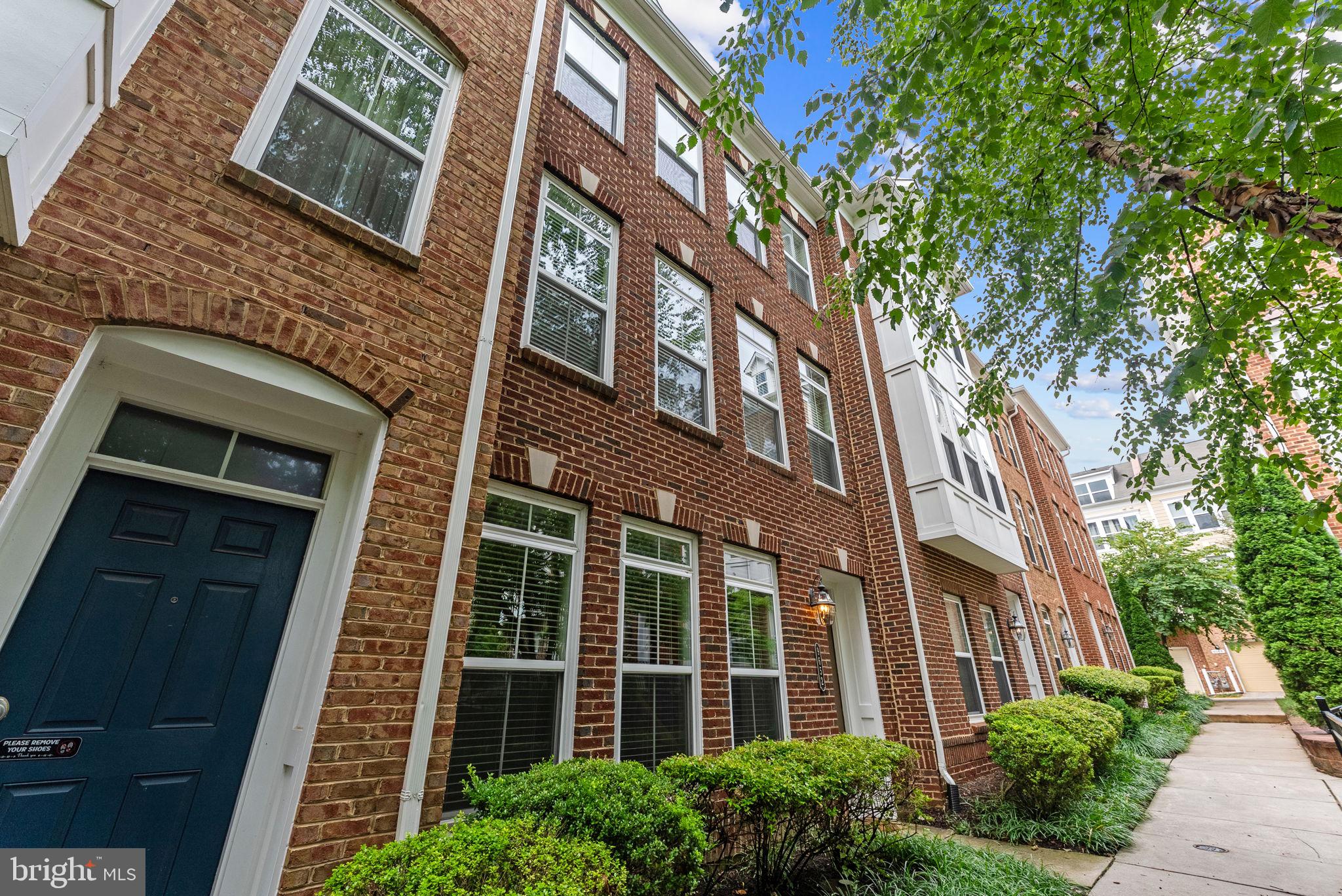 9652 PULLMAN PLACE