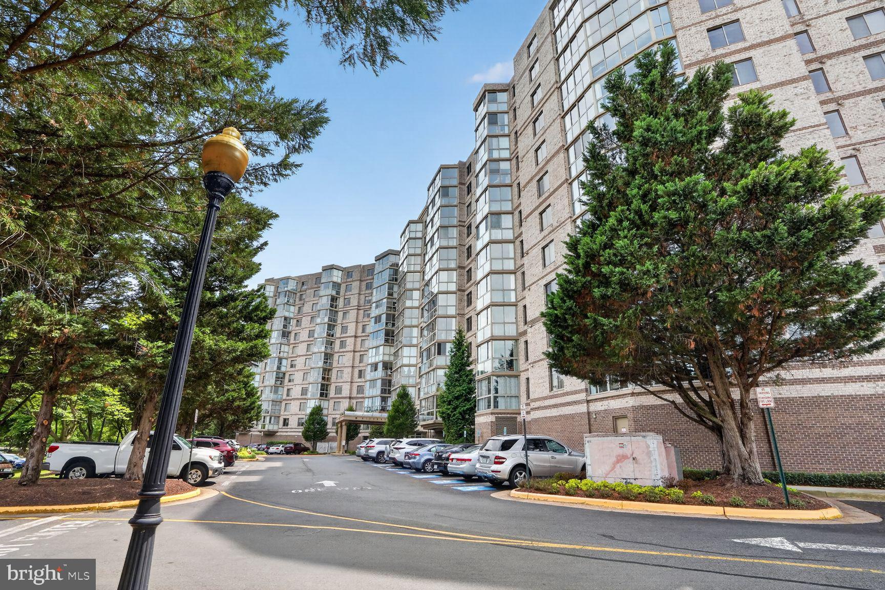 Photo 1 of 37 — 19385 CYPRESS RIDGE TERRACE 903, LEESBURG, VA 20176